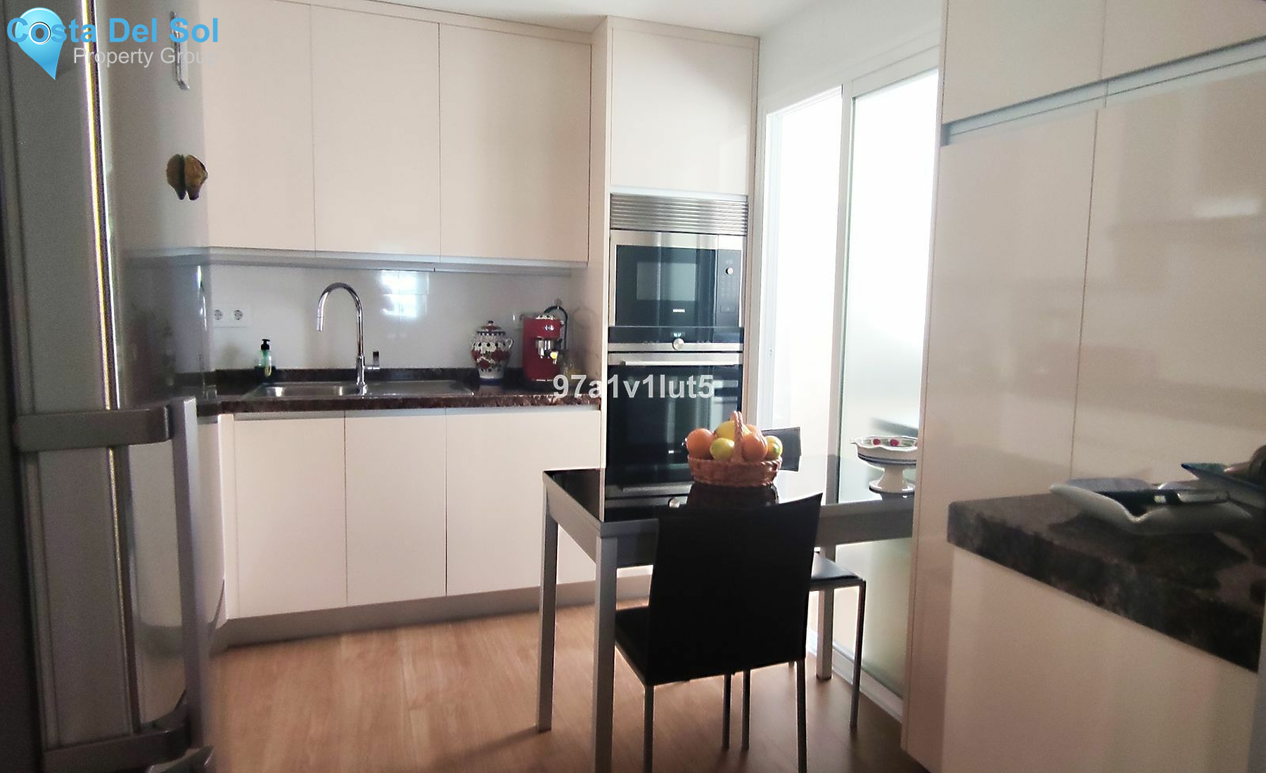 Middle Floor Apartment in Marbella-1427337