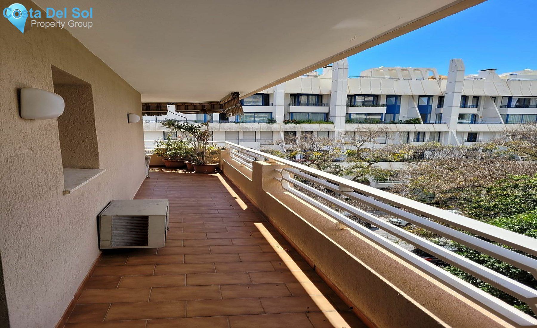 Middle Floor Apartment in Marbella-1446233