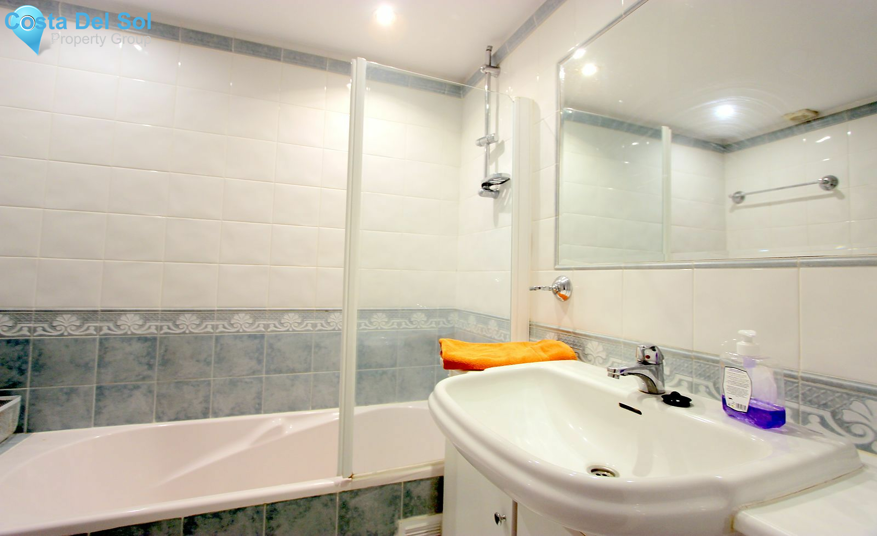Middle Floor Apartment in Marbella-1467420