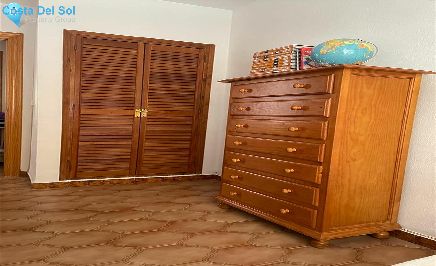 Middle Floor Apartment in Marbella-1471678