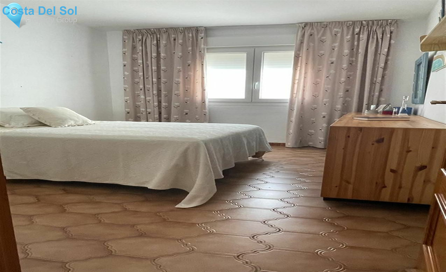 Middle Floor Apartment in Marbella-1471677