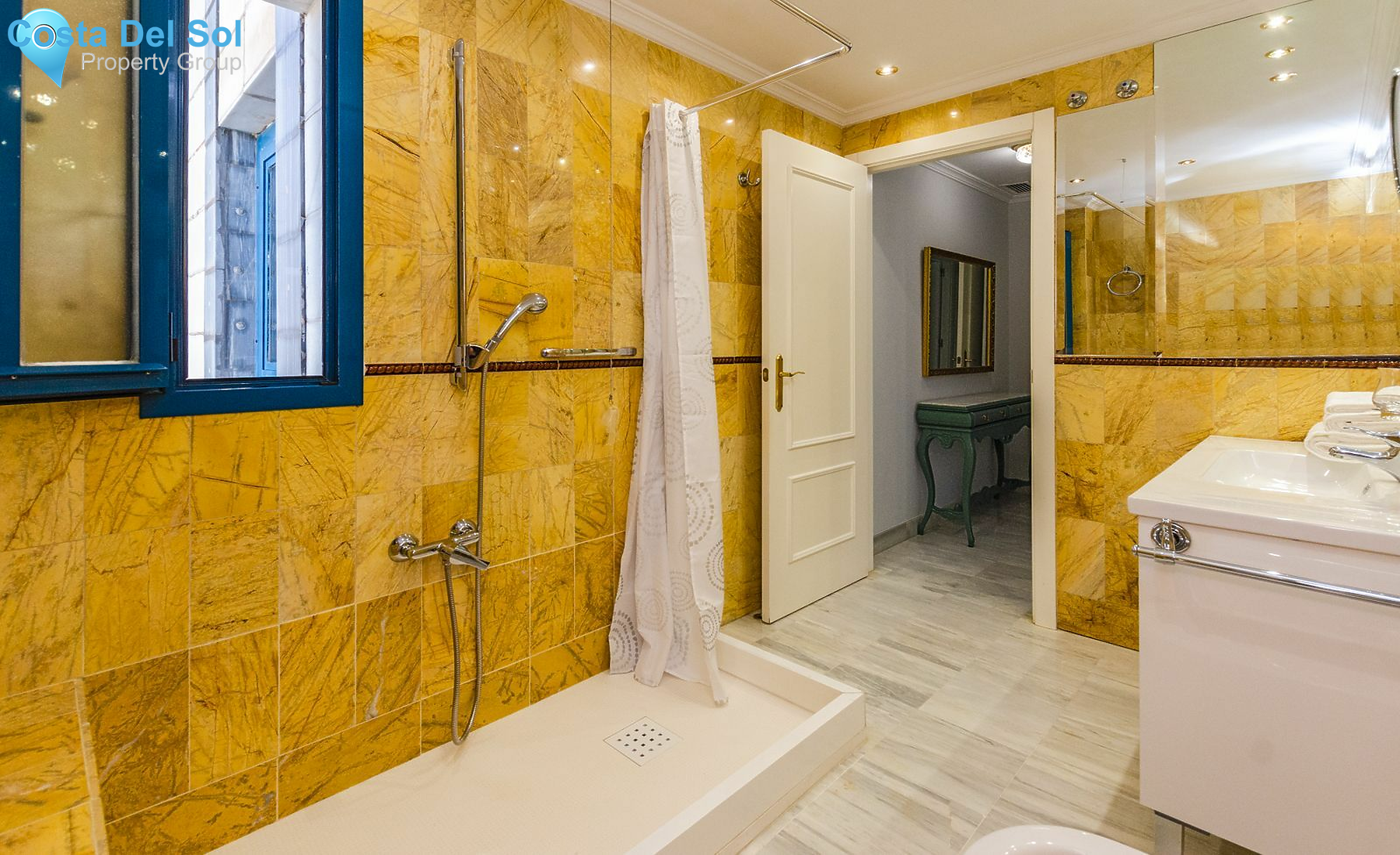 Middle Floor Apartment in Marbella-1490953