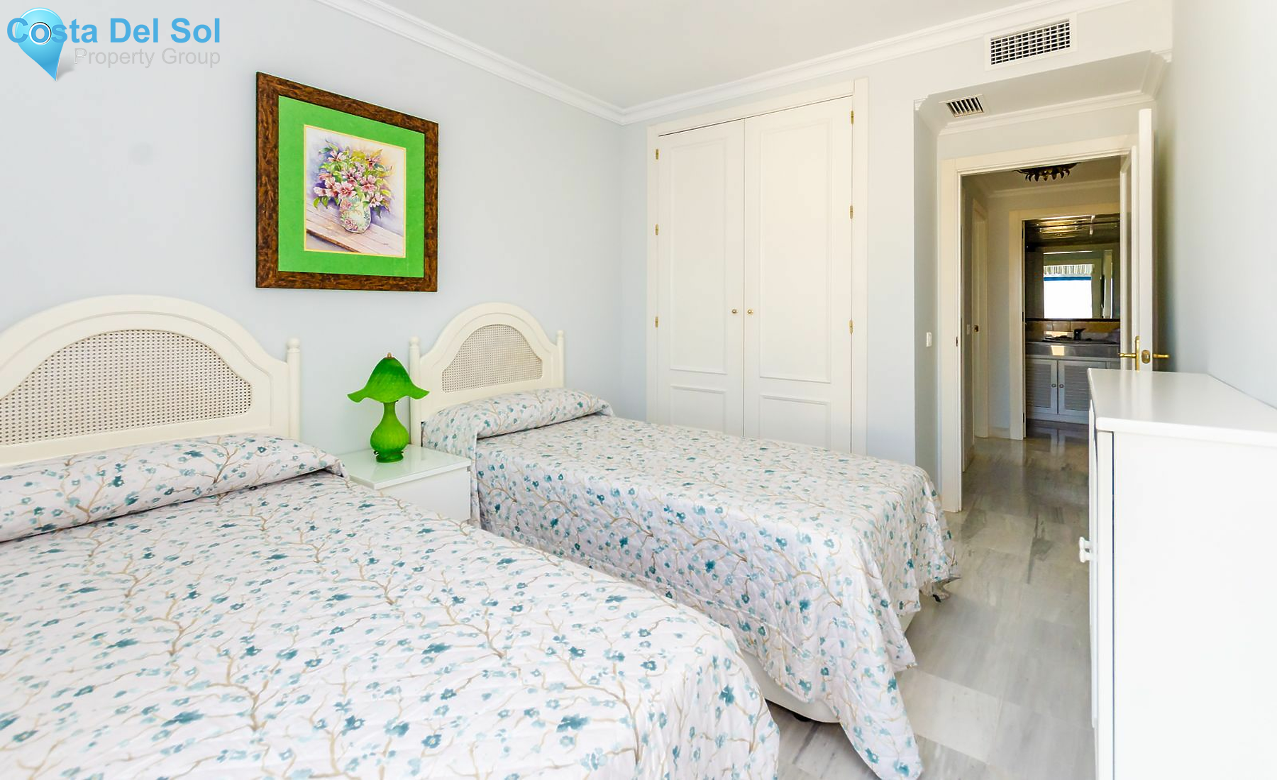 Middle Floor Apartment in Marbella-1490958