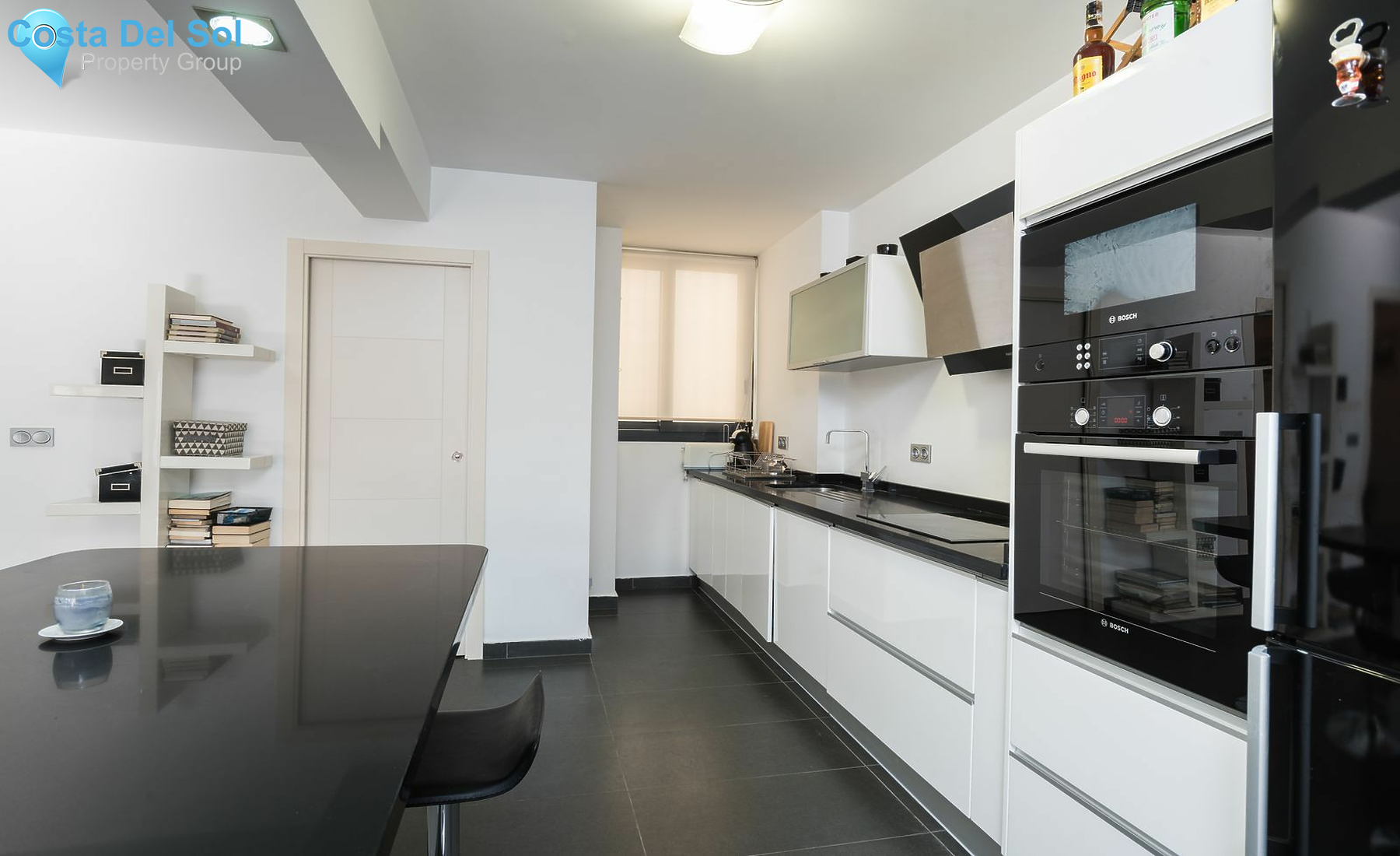 Middle Floor Apartment in Marbella-1513162
