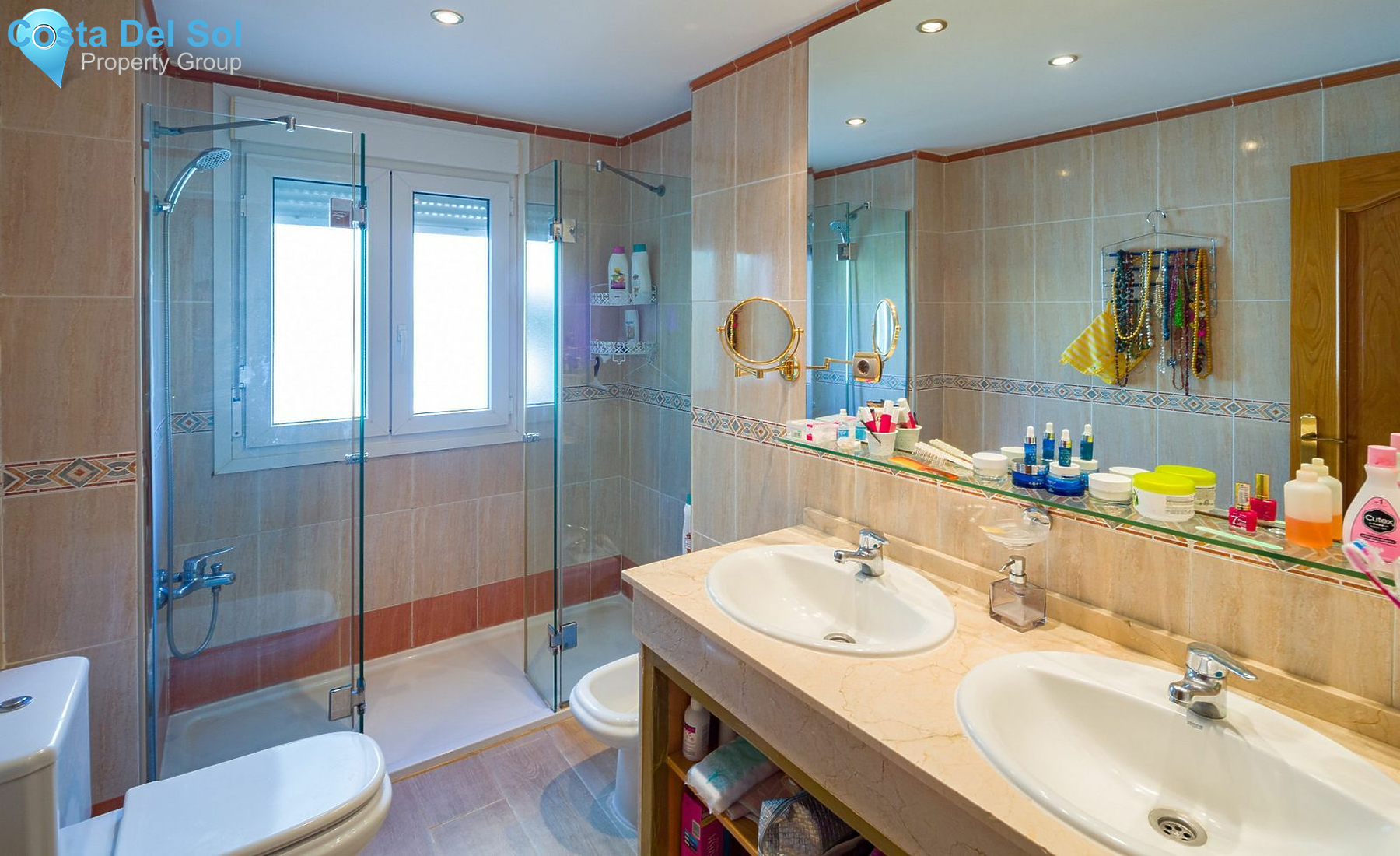 Middle Floor Apartment in Marbella-1516579
