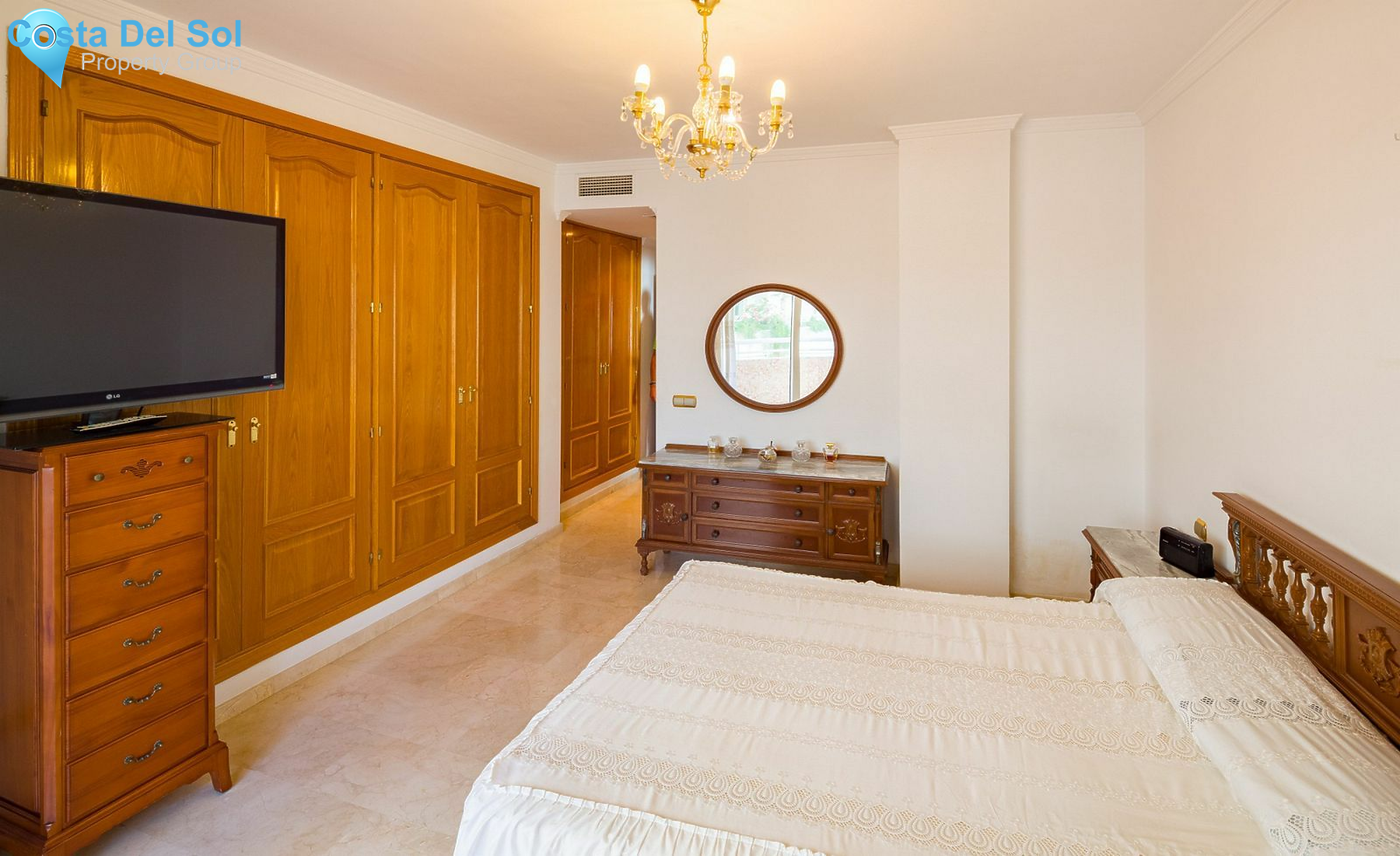 Middle Floor Apartment in Marbella-1516583