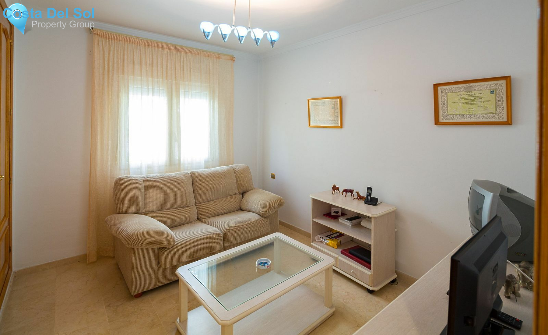 Middle Floor Apartment in Marbella-1516584