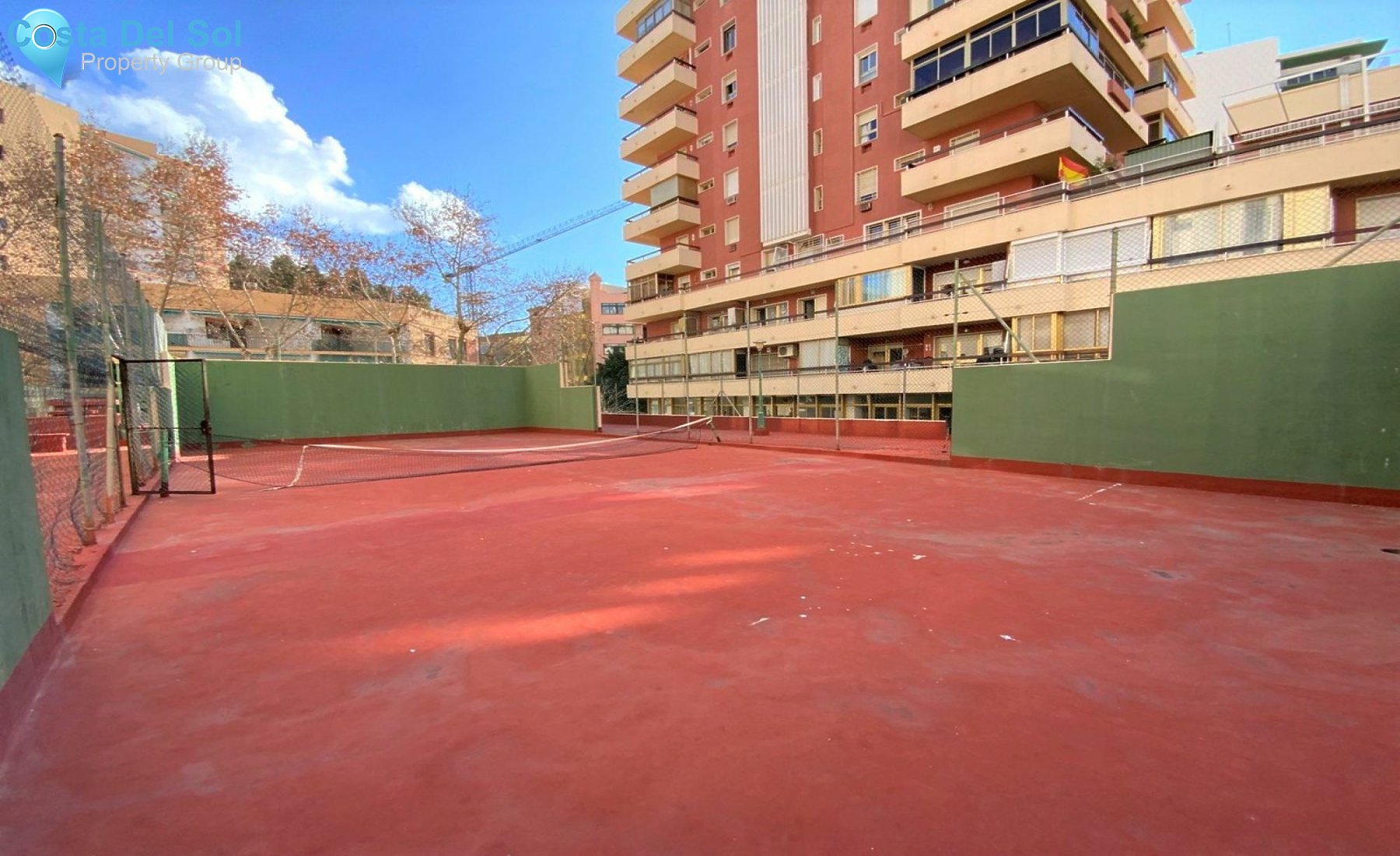 Middle Floor Apartment in Marbella-1520163