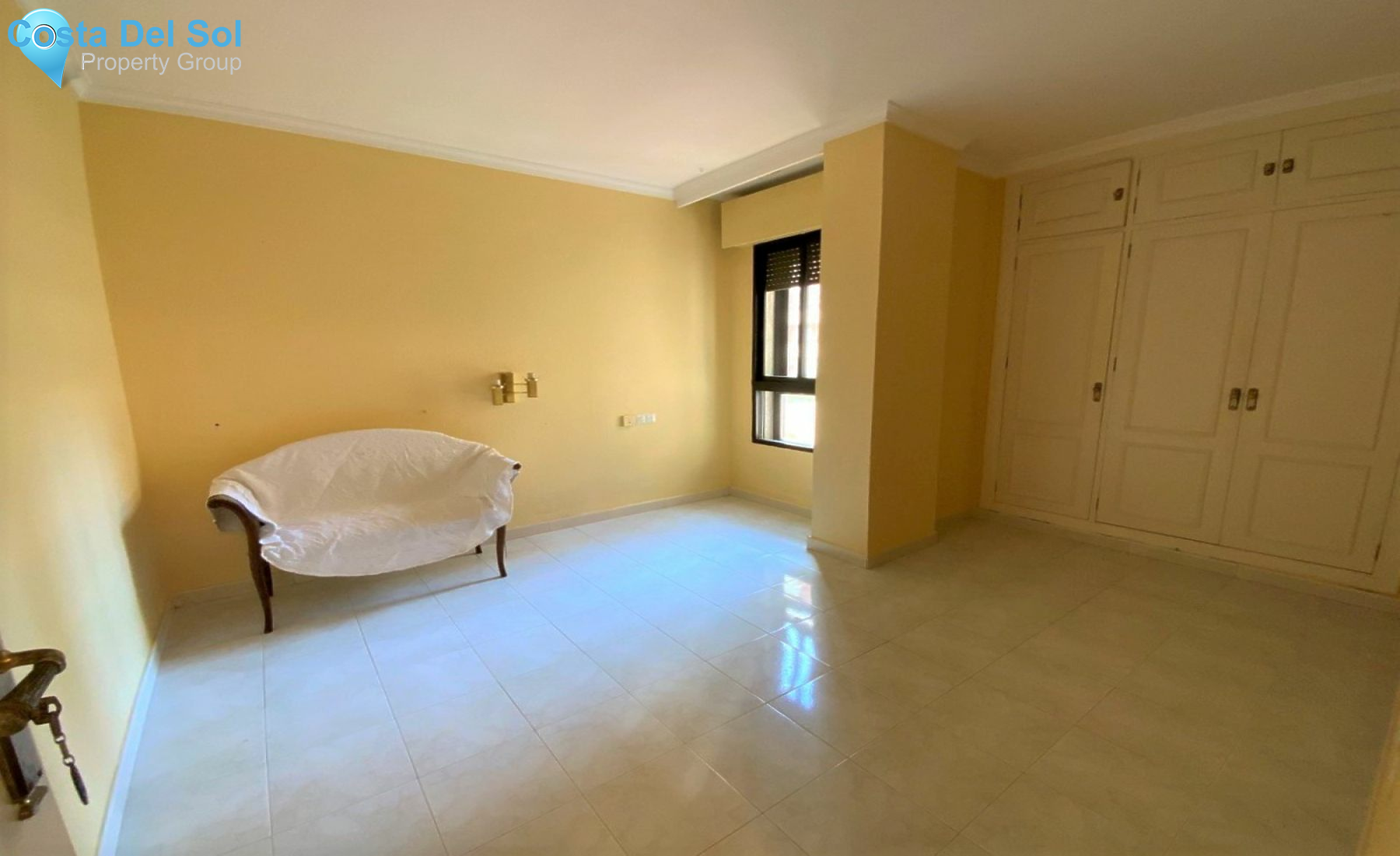 Middle Floor Apartment in Marbella-1520147