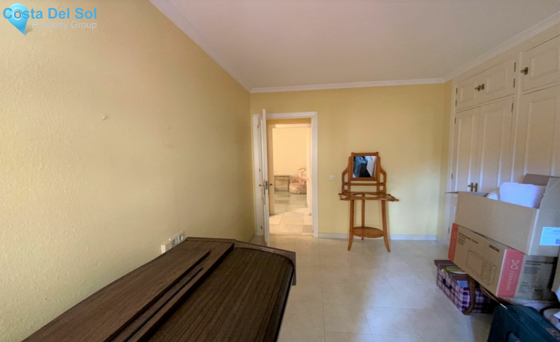 Middle Floor Apartment in Marbella-1520150