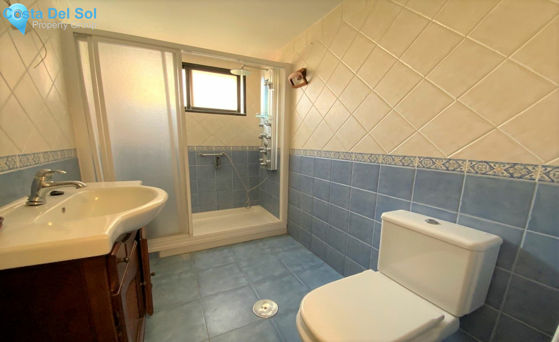 Middle Floor Apartment in Marbella-1520151