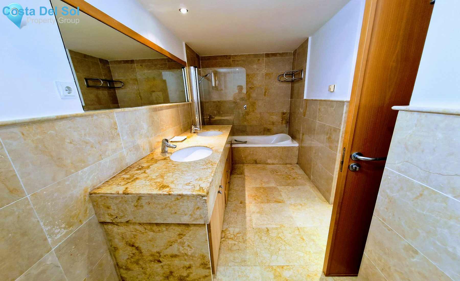 Middle Floor Apartment in Marbella-1531156