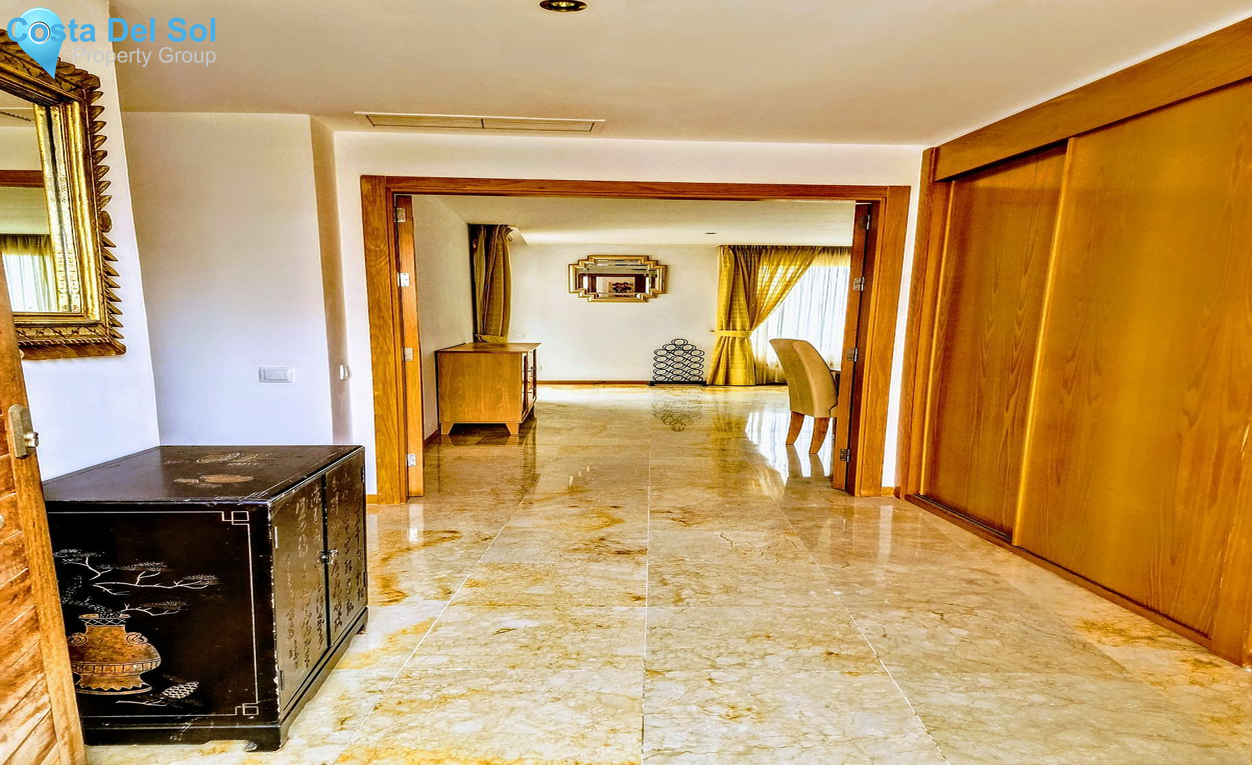 Middle Floor Apartment in Marbella-1531141