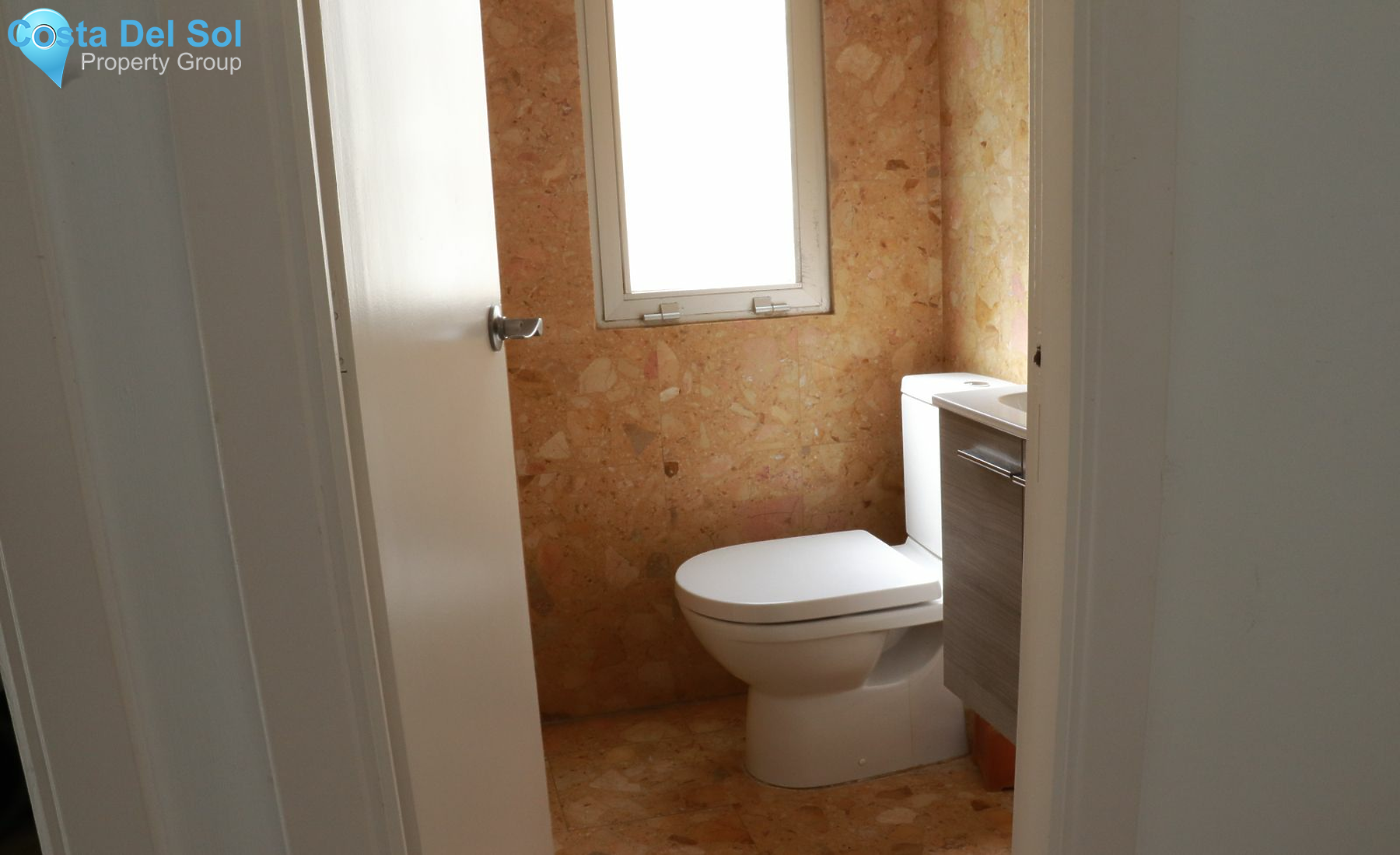 Middle Floor Apartment in Marbella-1535702