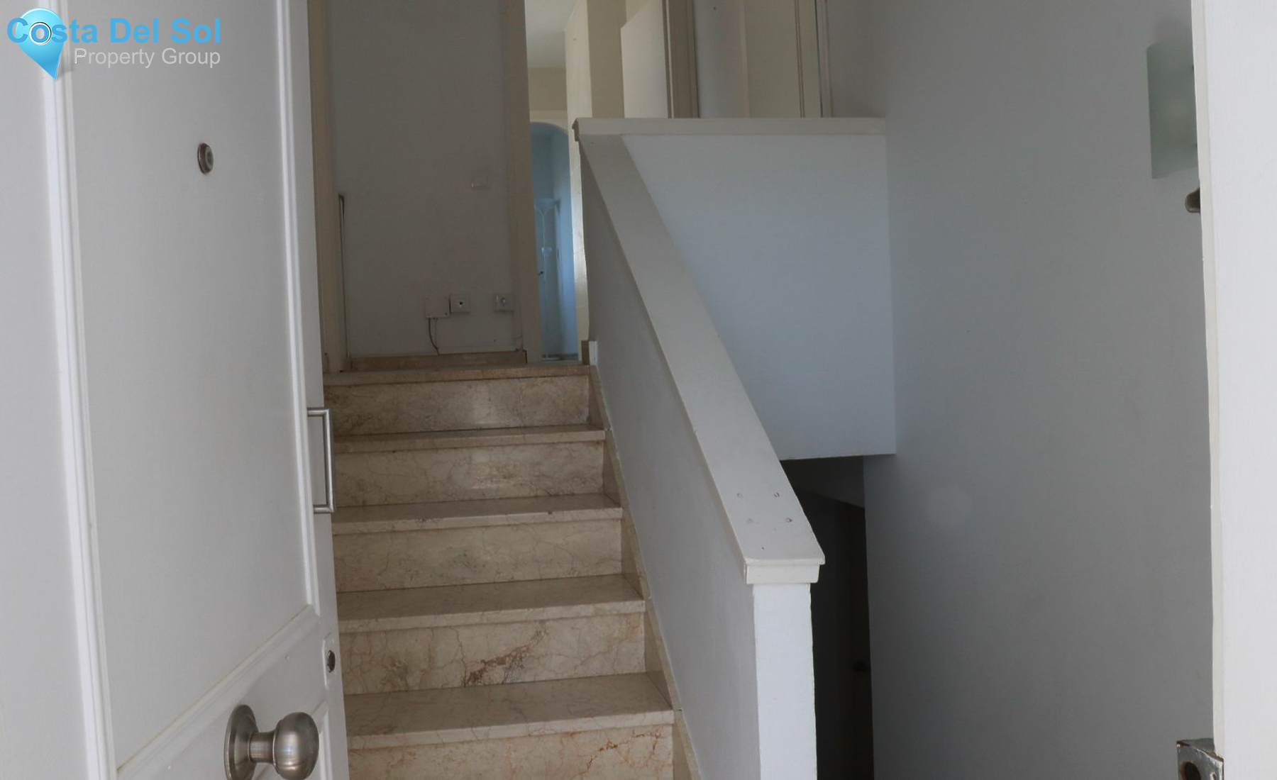 Middle Floor Apartment in Marbella-1535696