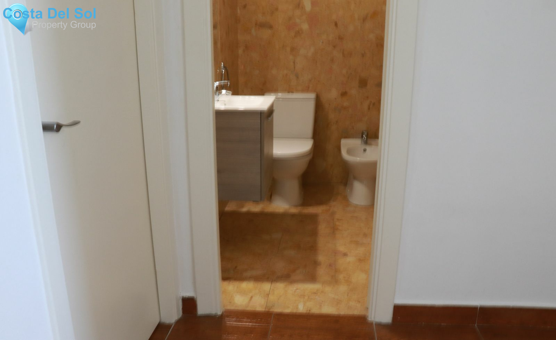 Middle Floor Apartment in Marbella-1535697