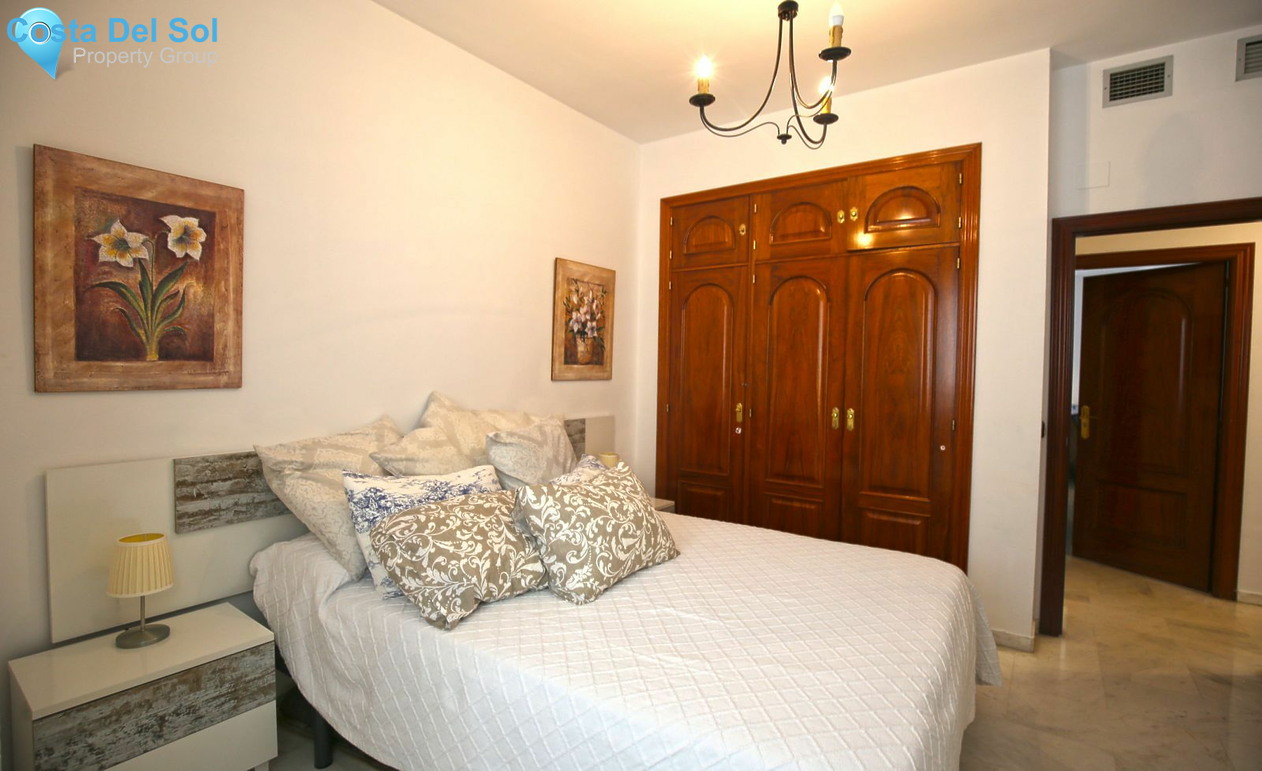 Middle Floor Apartment in Marbella-1545108