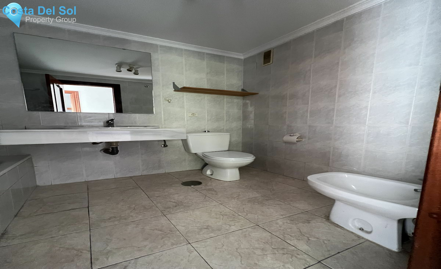 Middle Floor Apartment in Marbella-1548185