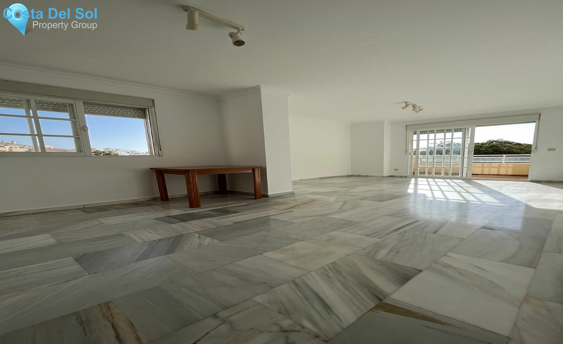 Middle Floor Apartment in Marbella-1548178
