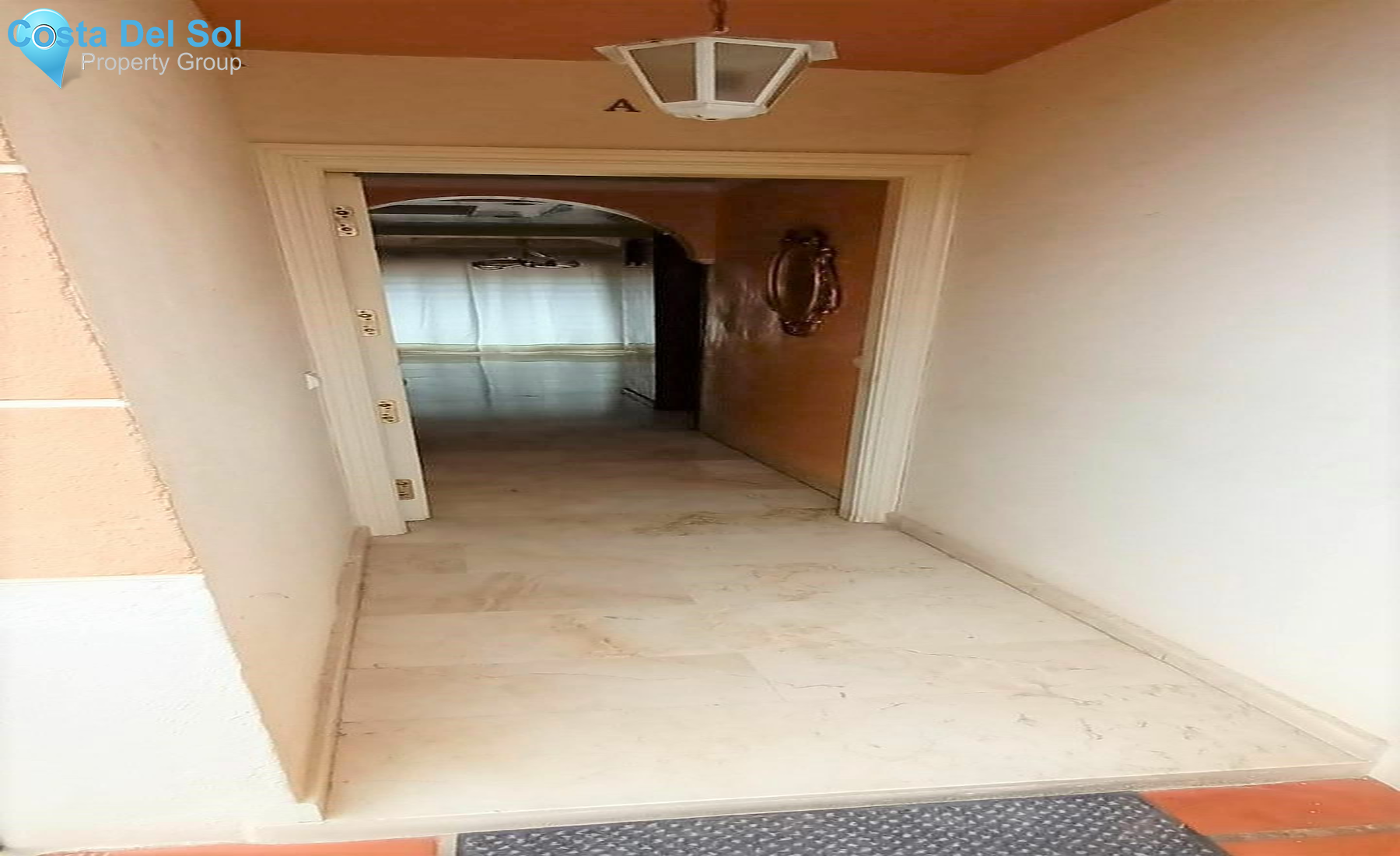 Middle Floor Apartment in Marbella-1549101