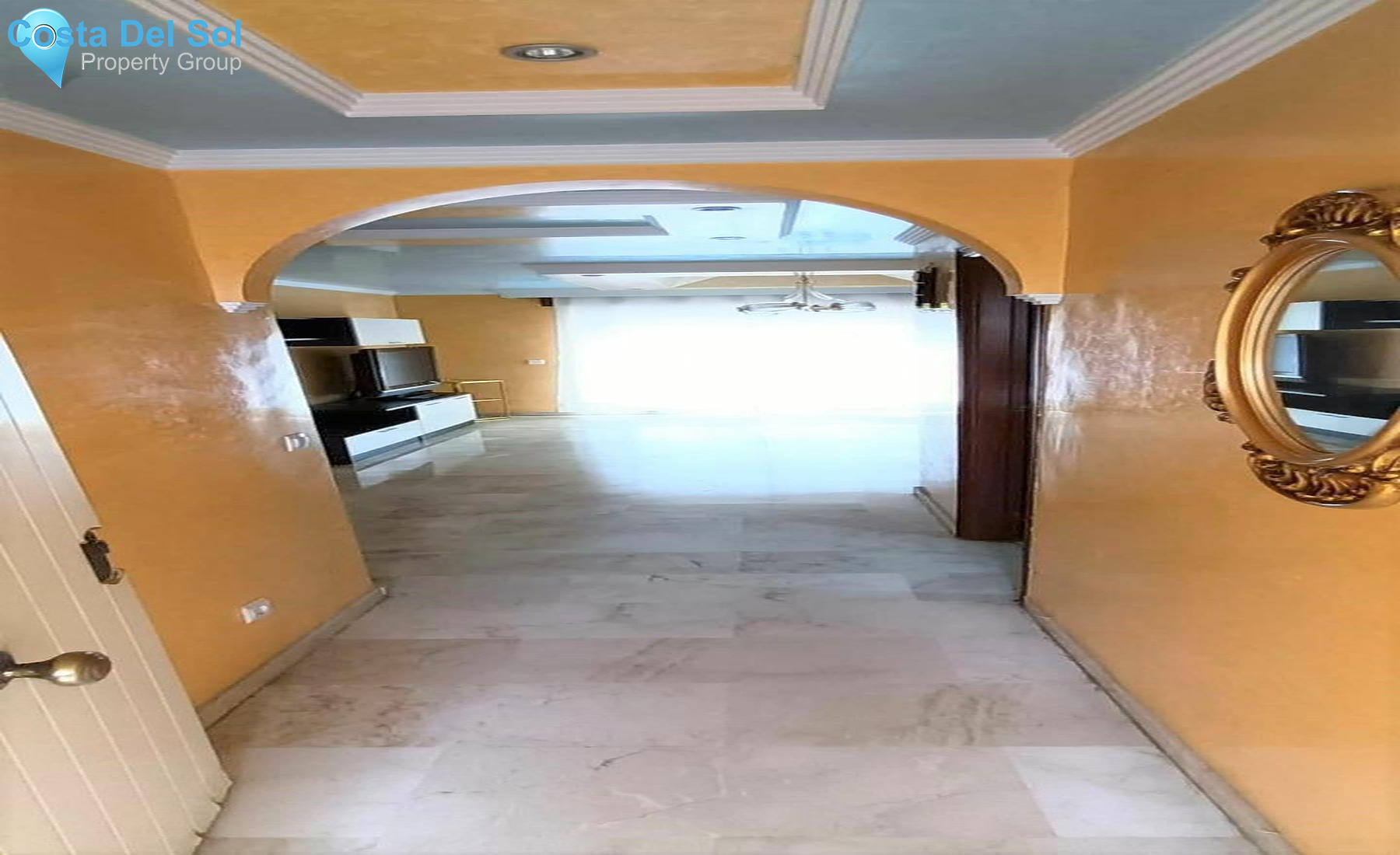 Middle Floor Apartment in Marbella-1549097