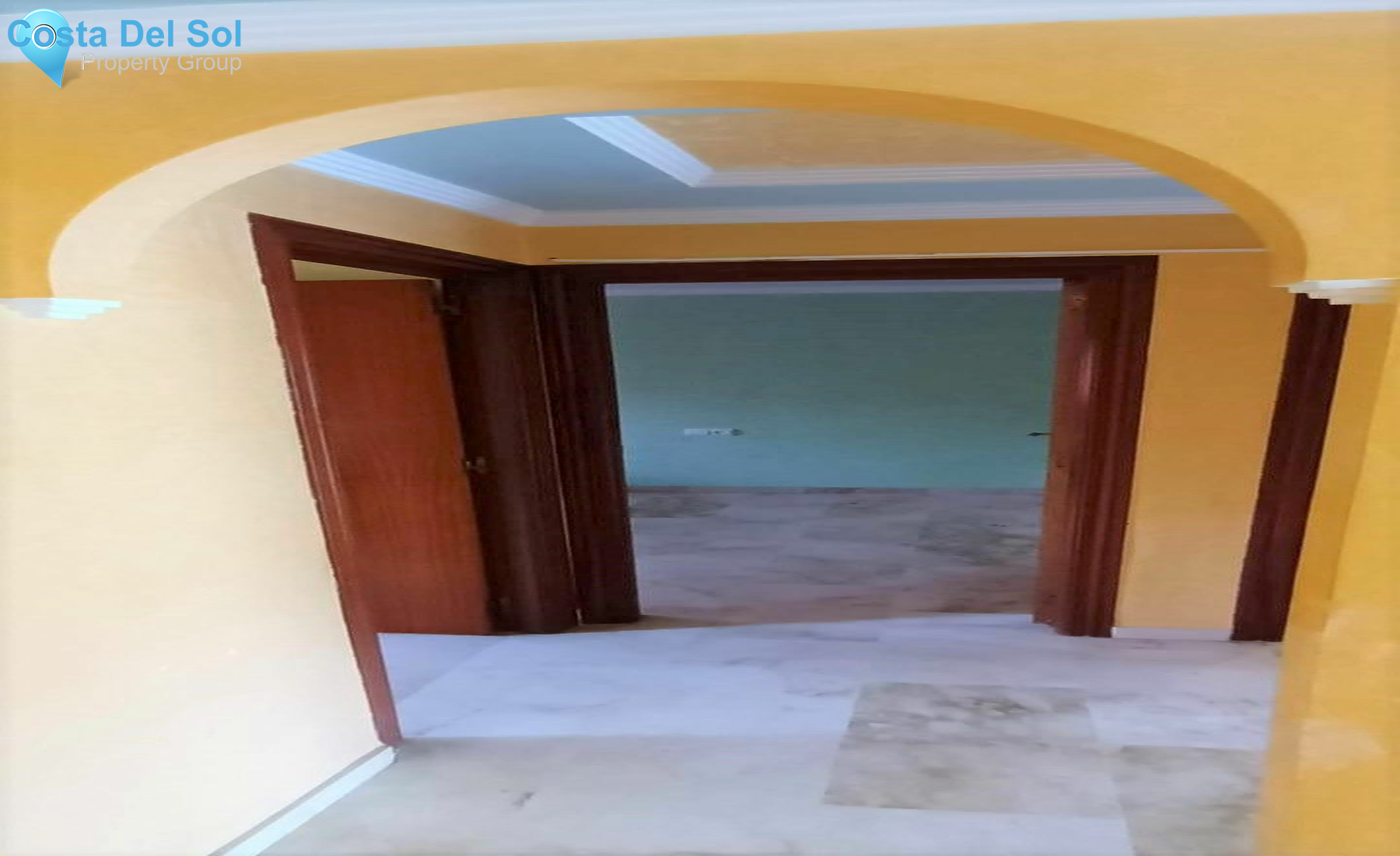 Middle Floor Apartment in Marbella-1549098