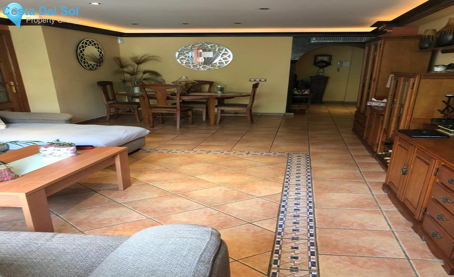 Middle Floor Apartment in Marbella-1553361