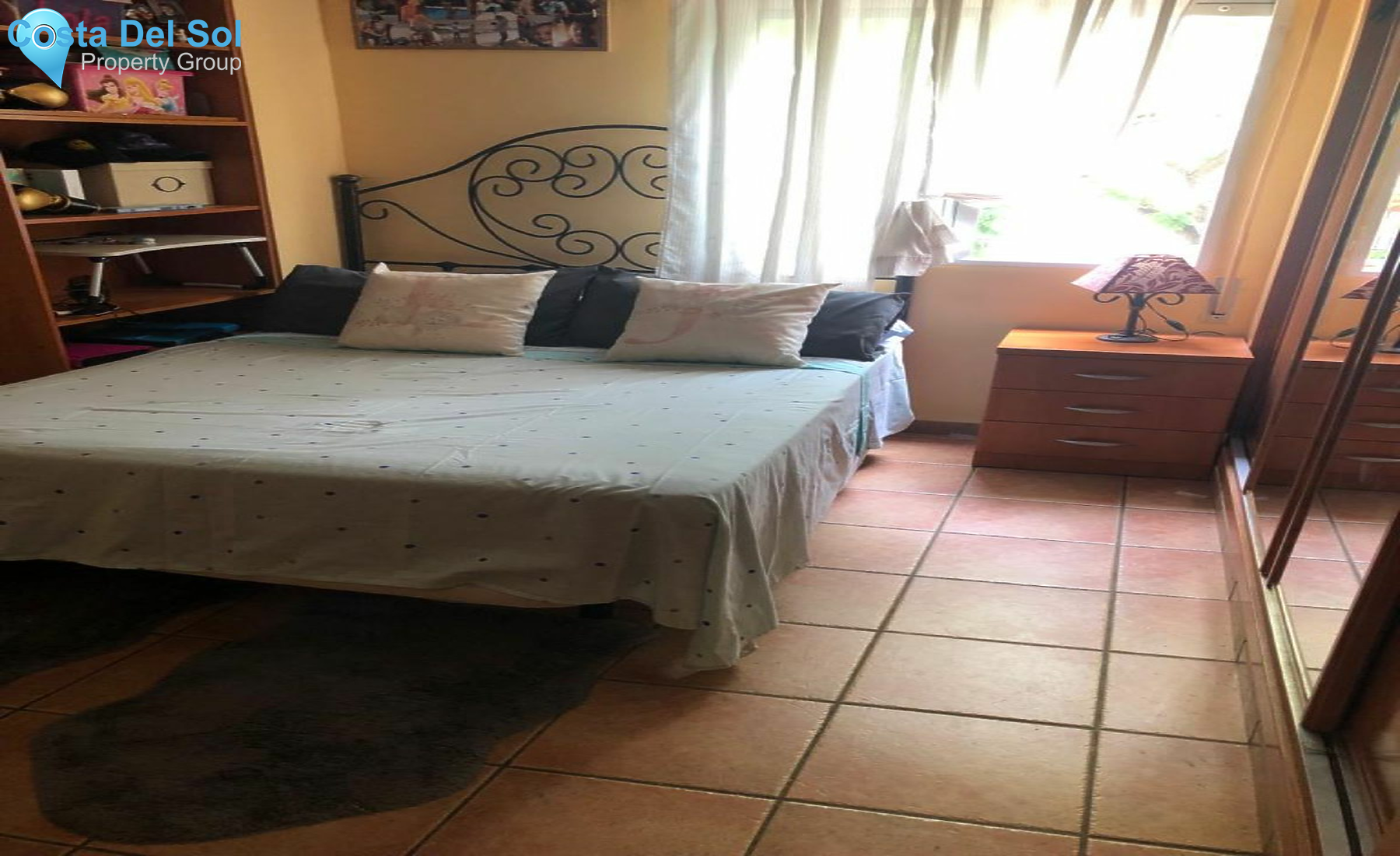Middle Floor Apartment in Marbella-1553365