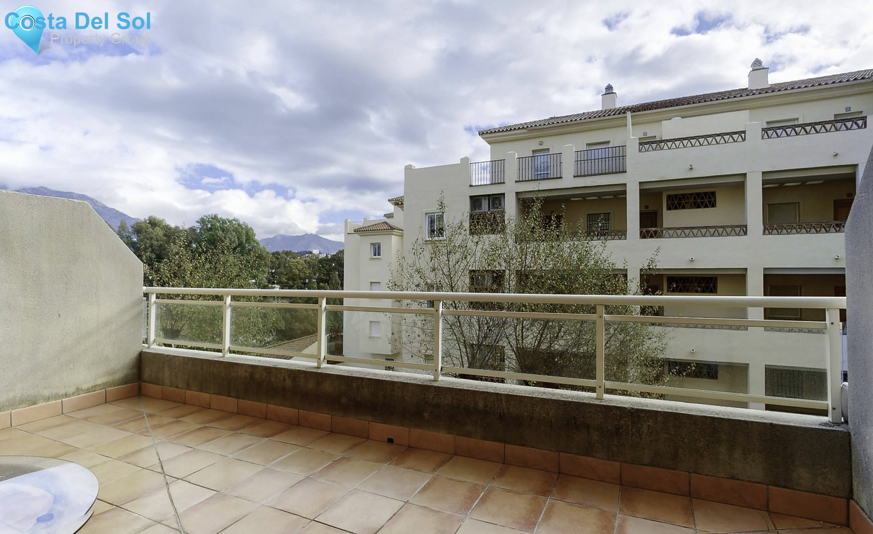 Middle Floor Apartment in La Cala Hills-1200317