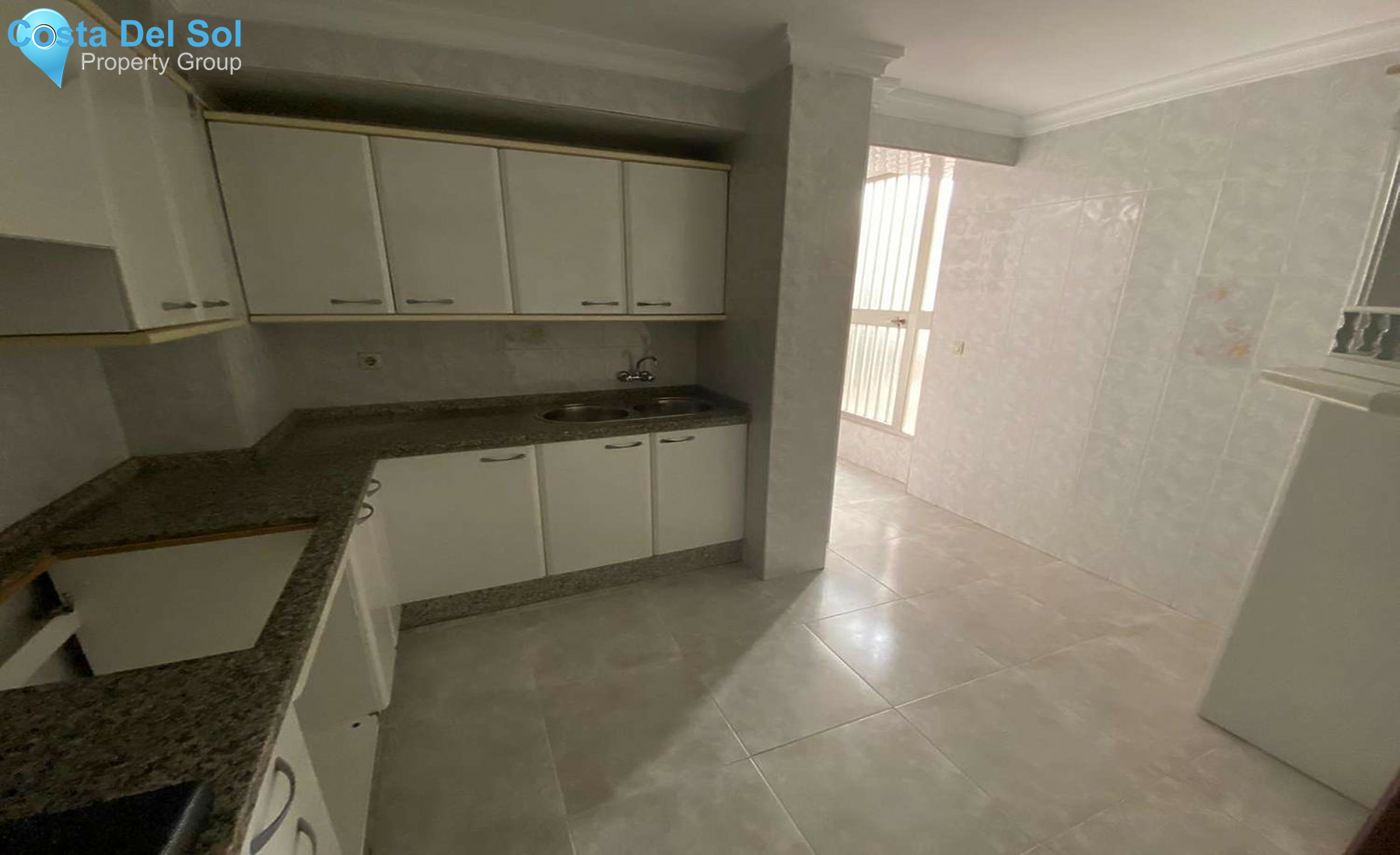 Middle Floor Apartment in Málaga-1257095