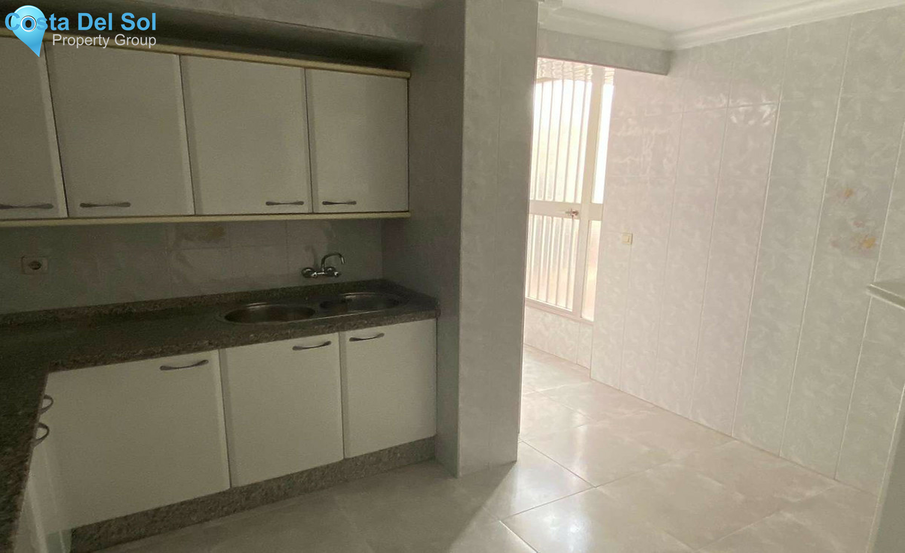 Middle Floor Apartment in Málaga-1257096