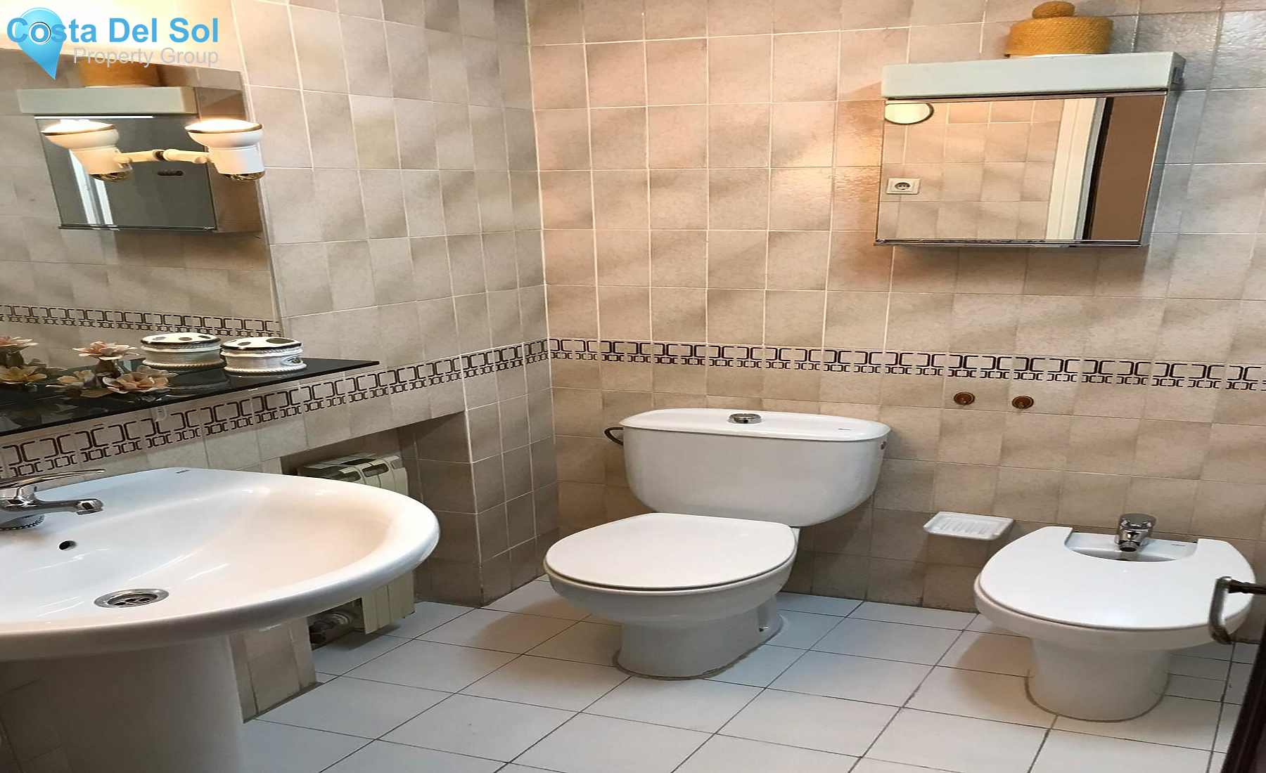 Middle Floor Apartment in Málaga Este-1203882