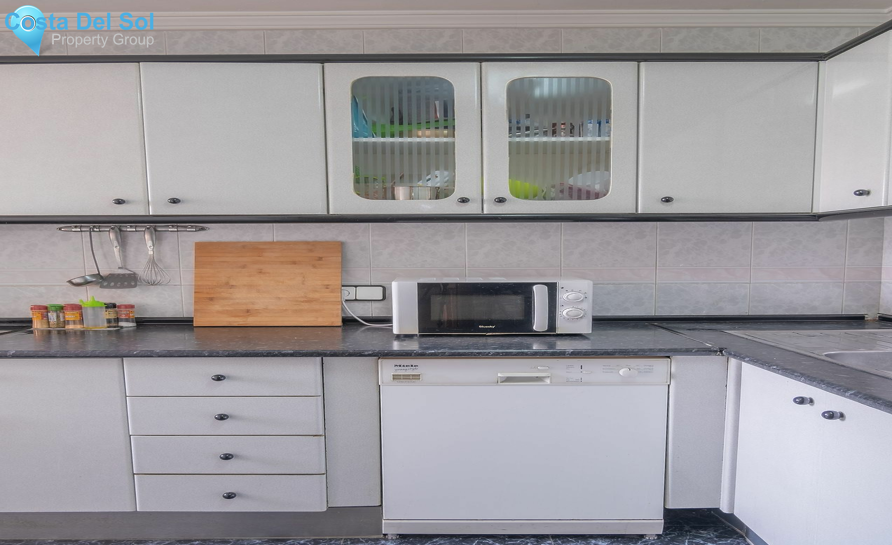 Middle Floor Apartment in Málaga-1128557