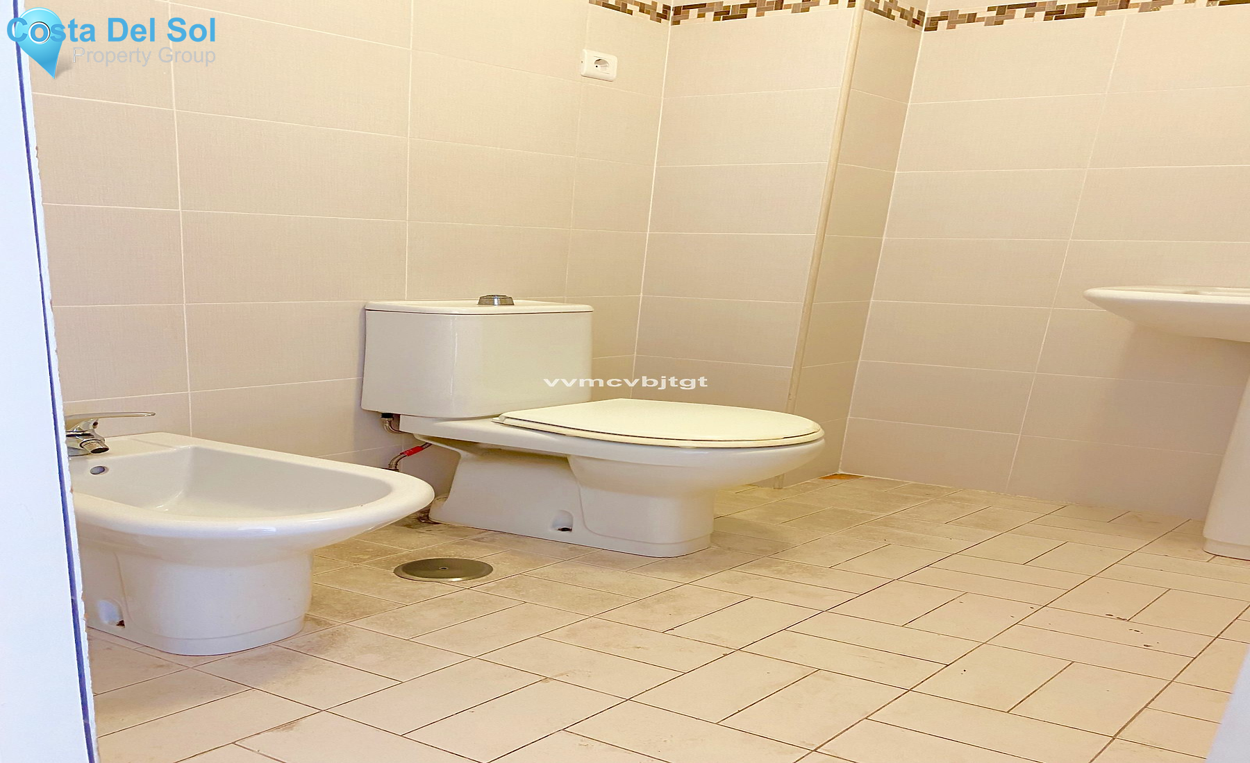 Middle Floor Apartment in Málaga-1157042