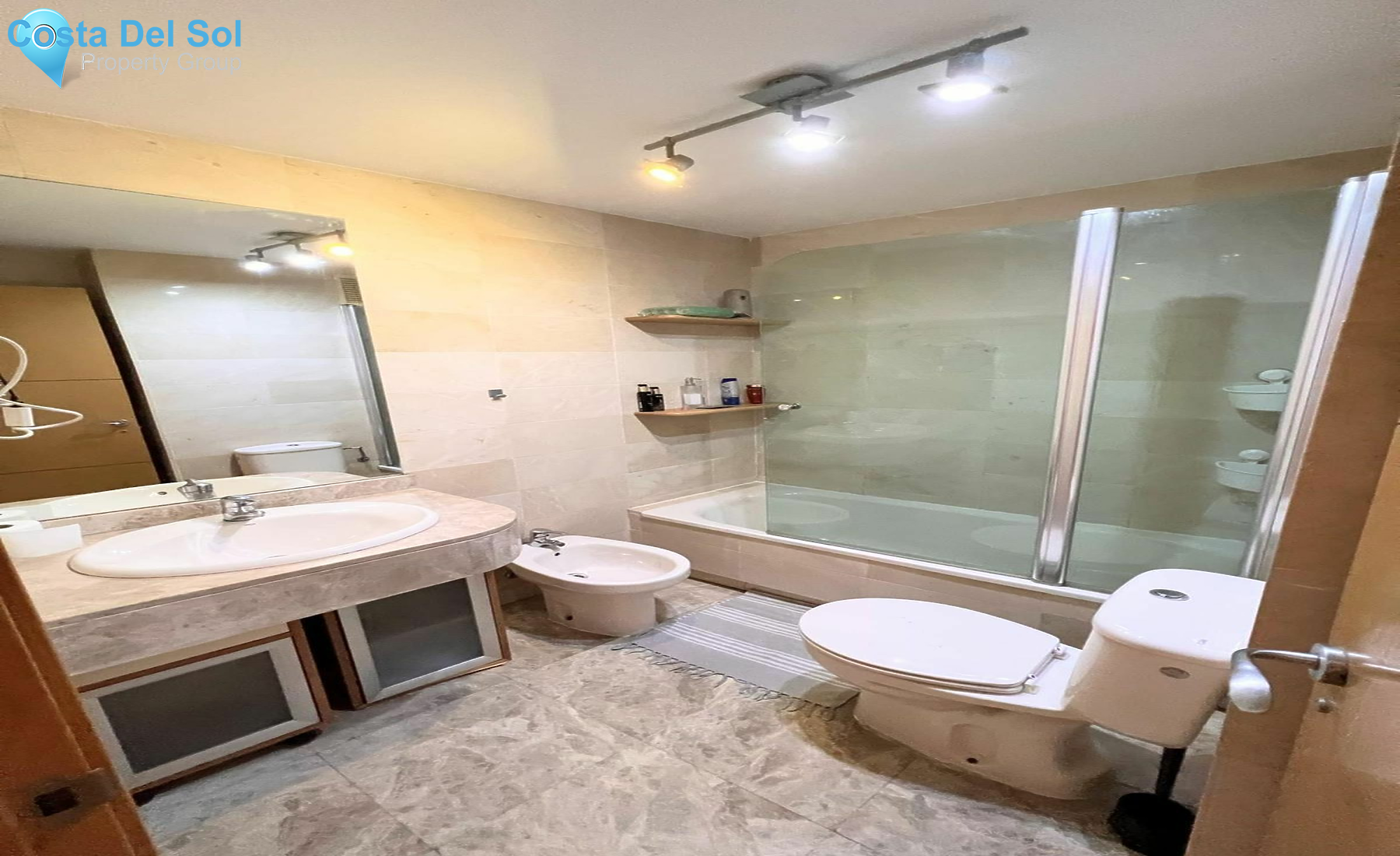 Middle Floor Apartment in Málaga-1449628