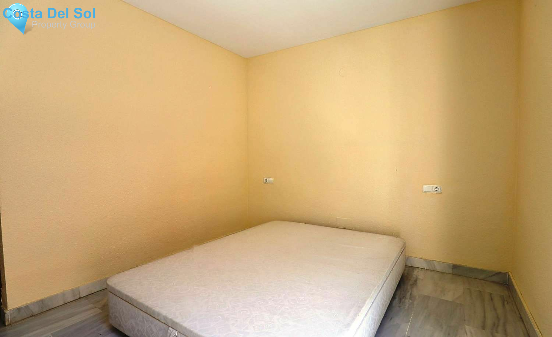 Middle Floor Apartment in Málaga-1552495