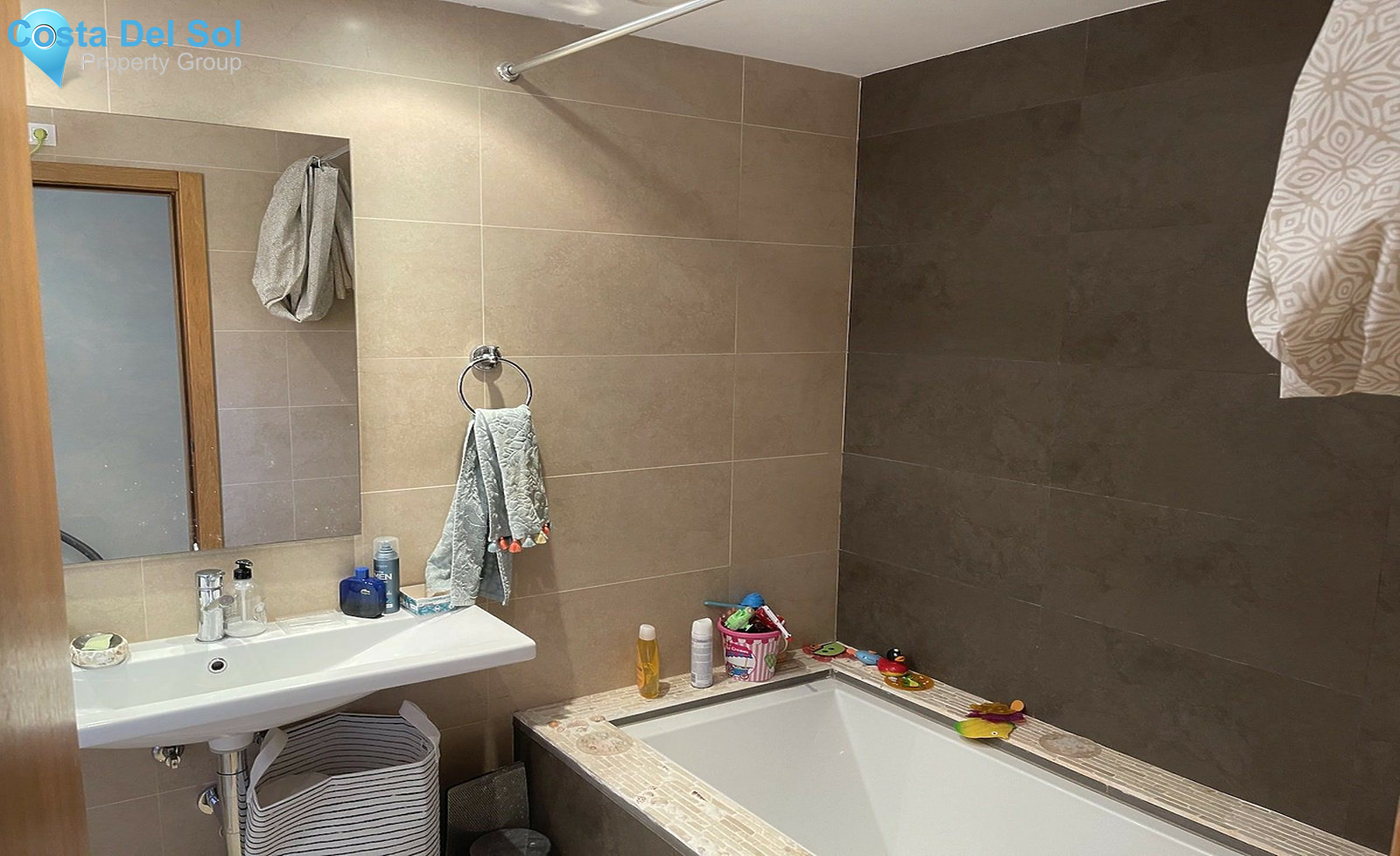 Middle Floor Apartment in New Golden Mile-1413804