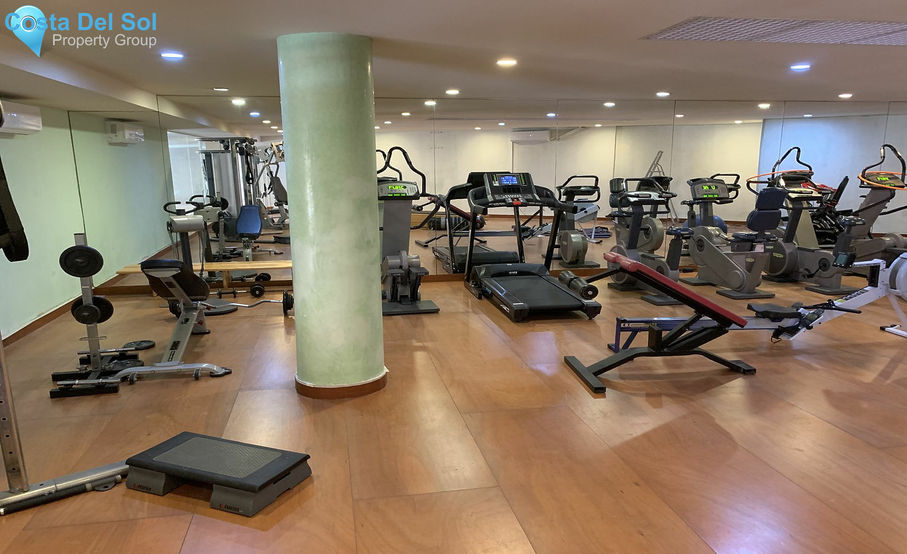 Middle Floor Apartment in New Golden Mile-1143702
