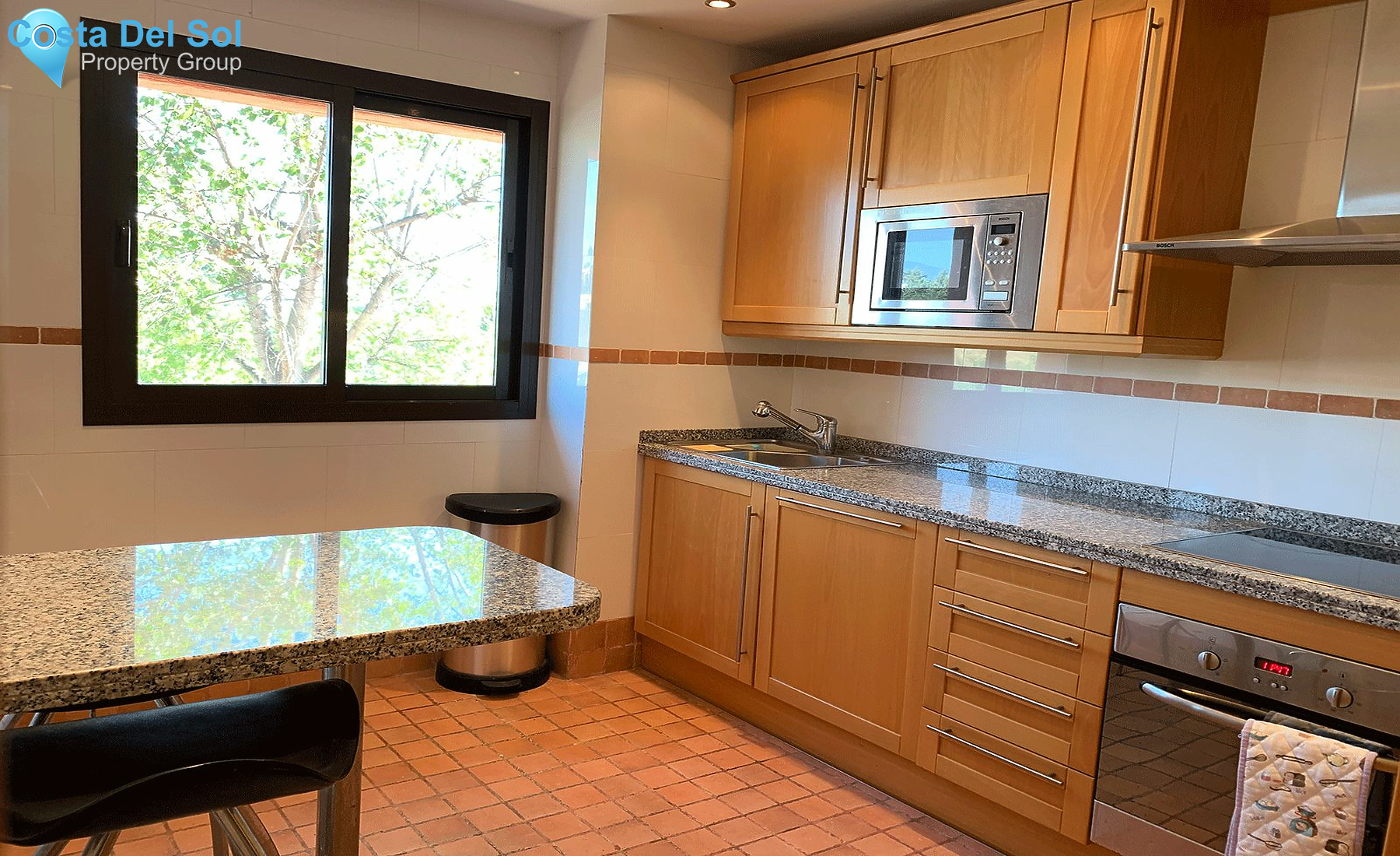 Middle Floor Apartment in New Golden Mile-1143696