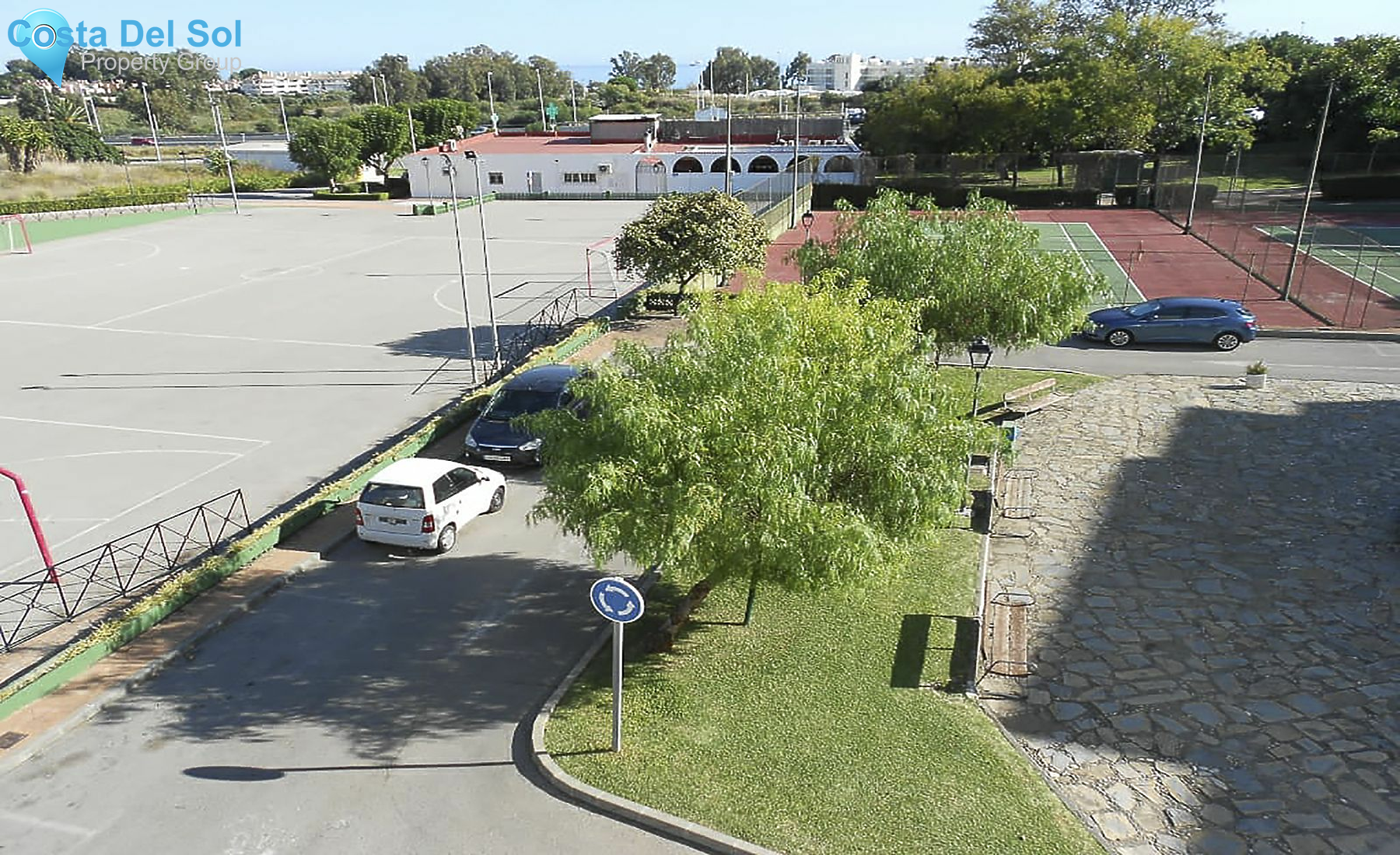 Middle Floor Apartment in New Golden Mile-1449151