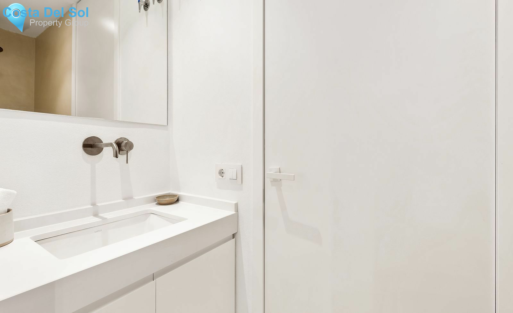 Middle Floor Apartment in New Golden Mile-1463978