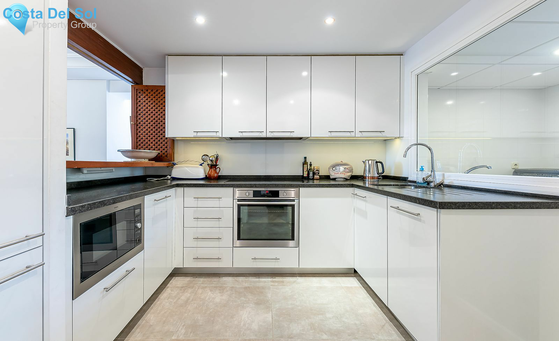 Middle Floor Apartment in New Golden Mile-1515242