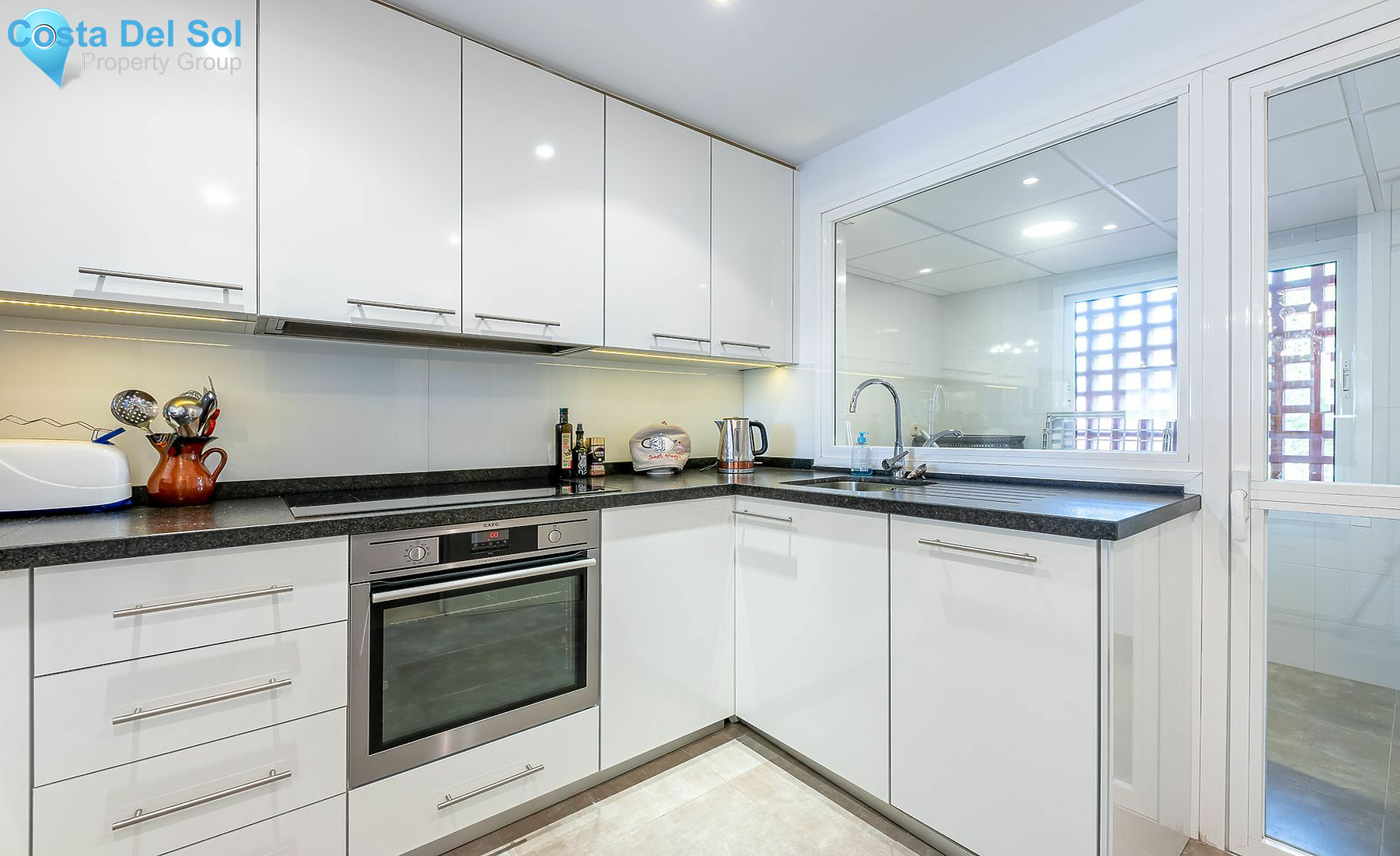 Middle Floor Apartment in New Golden Mile-1515243