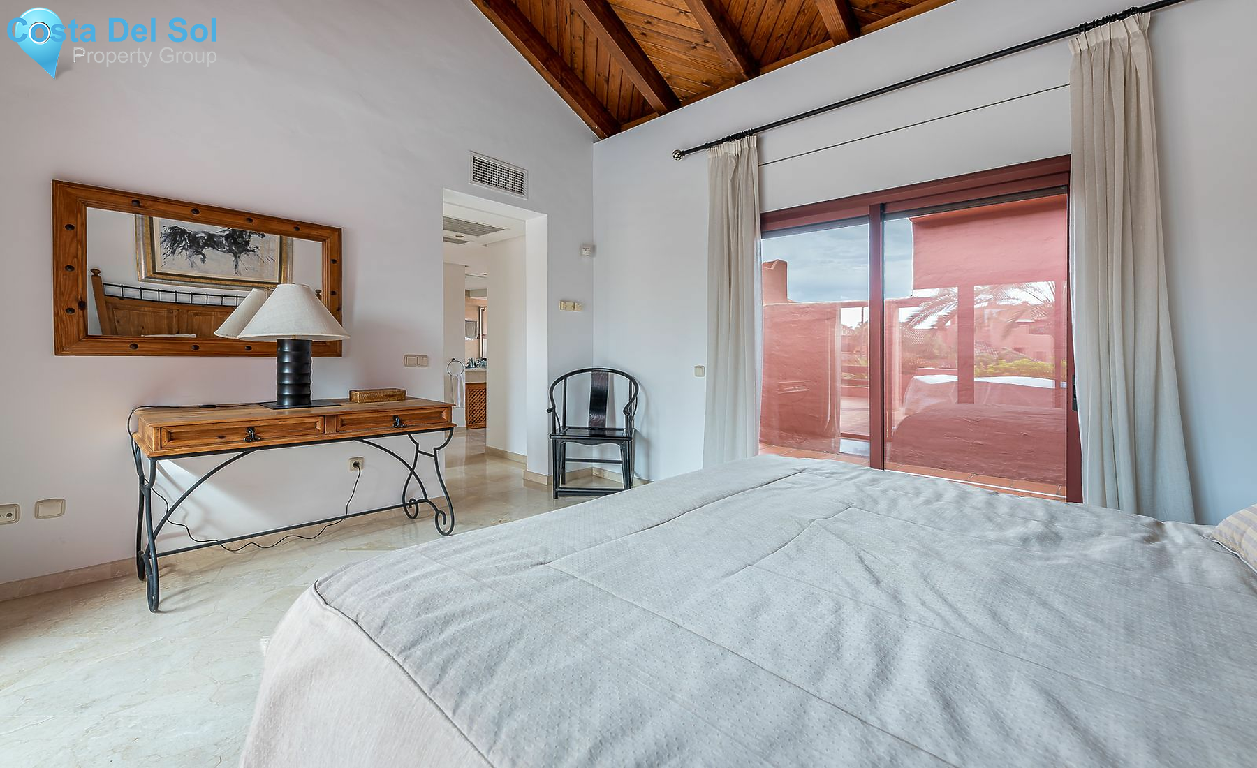 Middle Floor Apartment in New Golden Mile-1515235