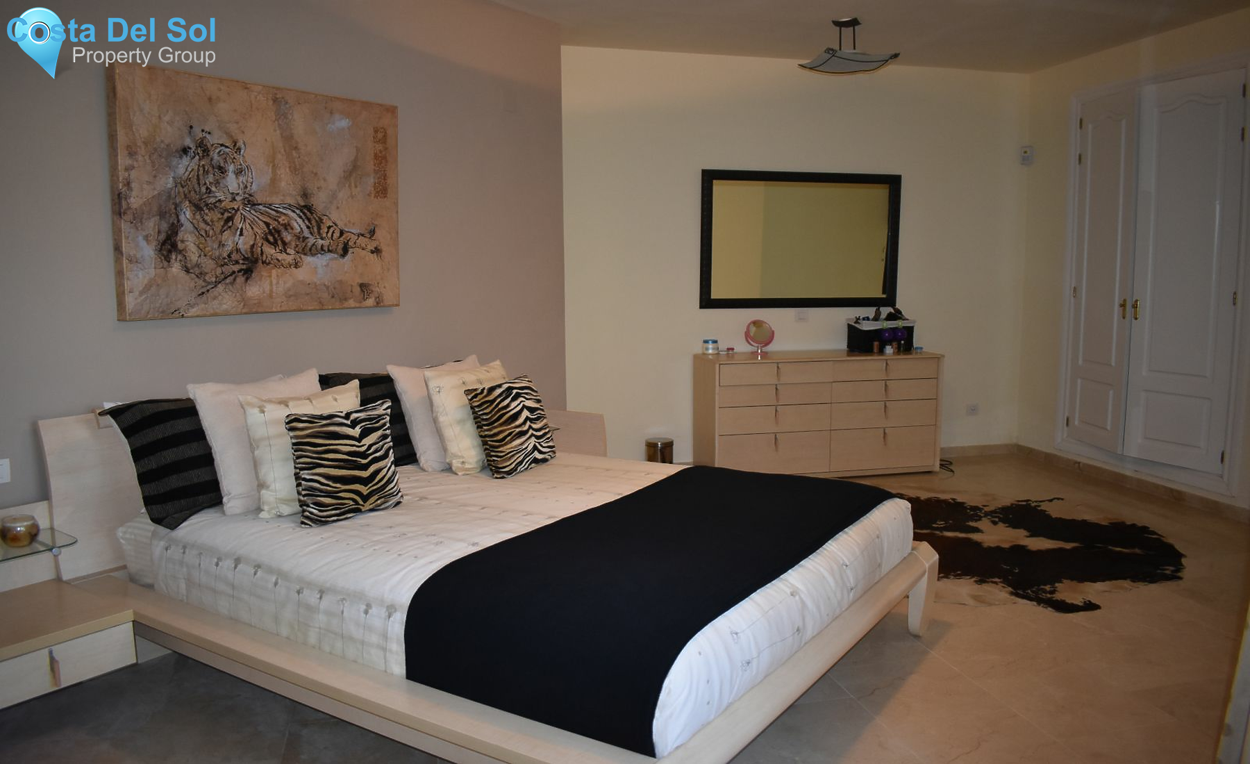 Middle Floor Apartment in New Golden Mile-1535110