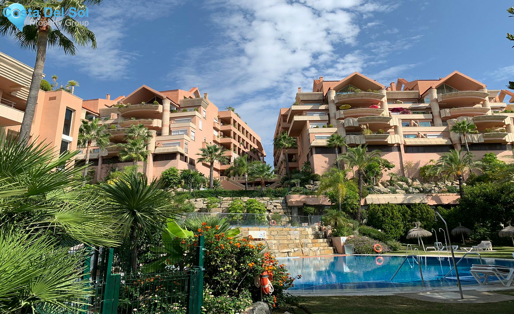 Middle Floor Apartment in Nueva Andalucía-1238666