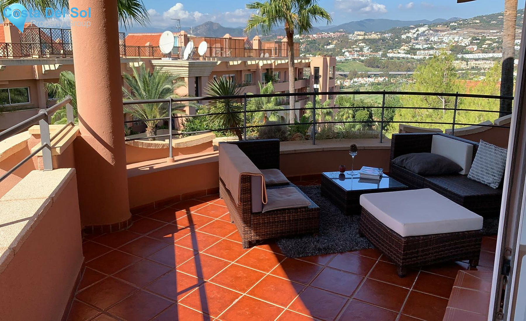 Middle Floor Apartment in Nueva Andalucía-1238678