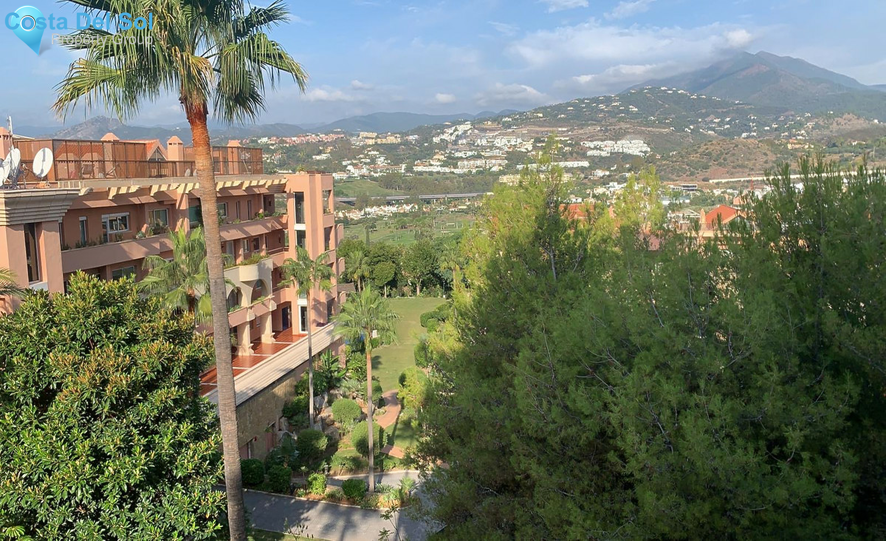 Middle Floor Apartment in Nueva Andalucía-1238683