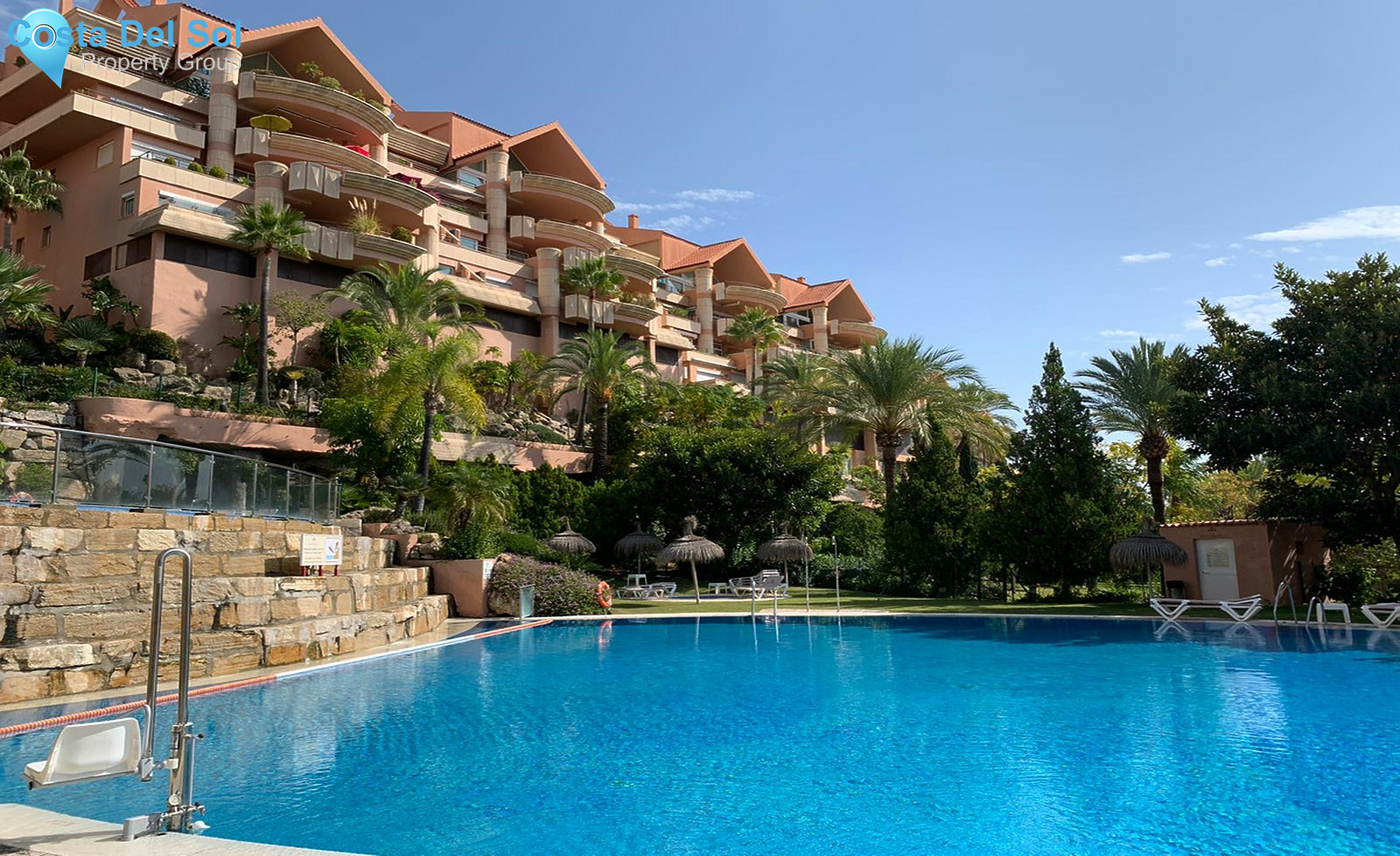 Middle Floor Apartment in Nueva Andalucía-1238684