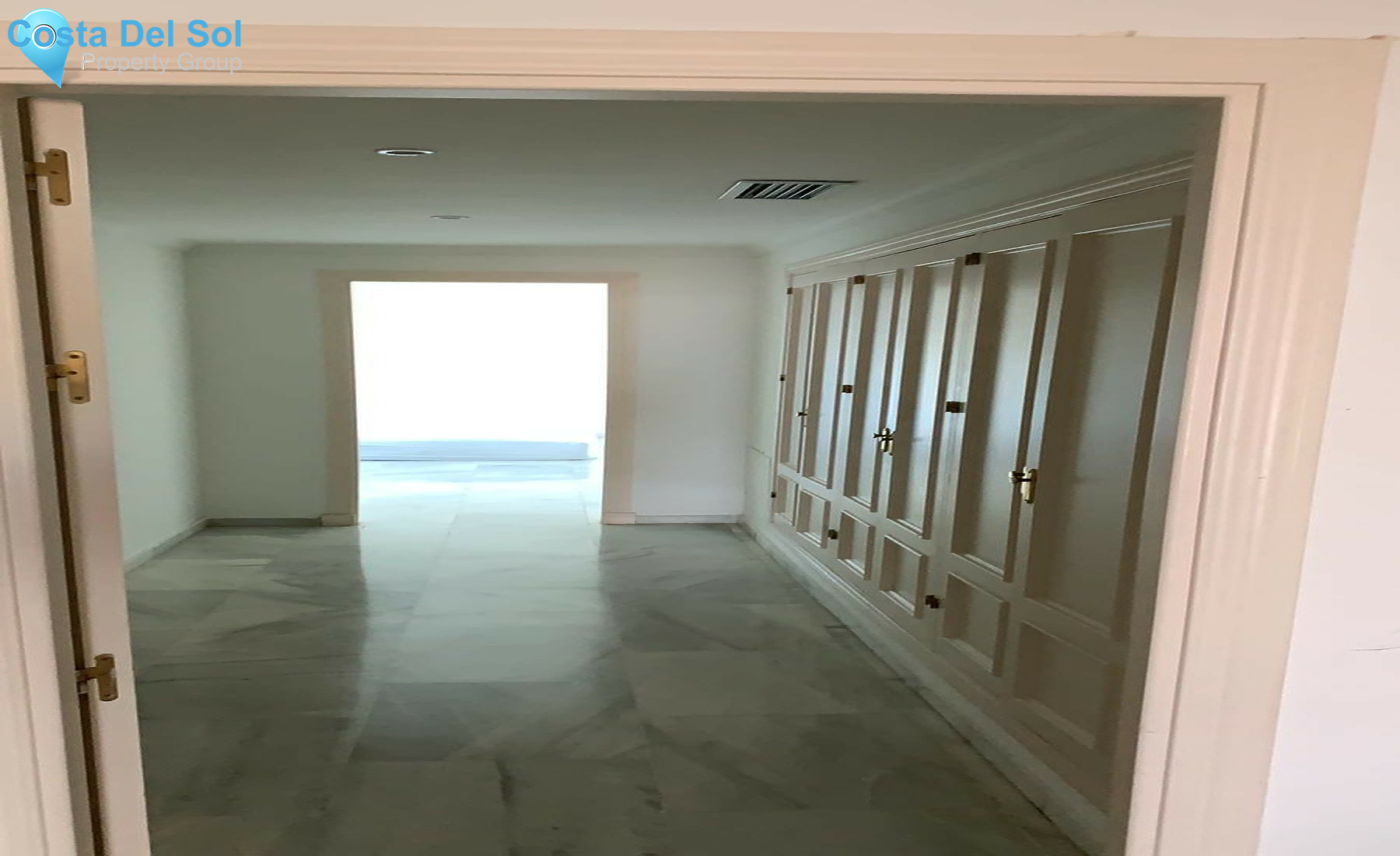 Middle Floor Apartment in Nueva Andalucía-1238667